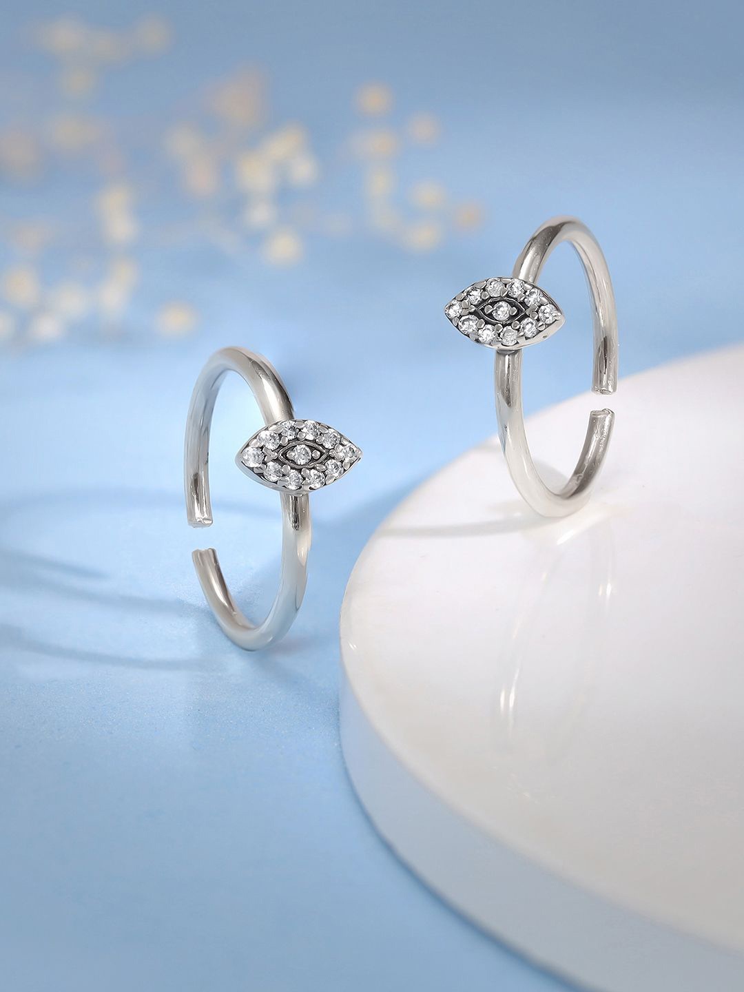 

GIVA Silver-Plated Oxidised Toe Rings
