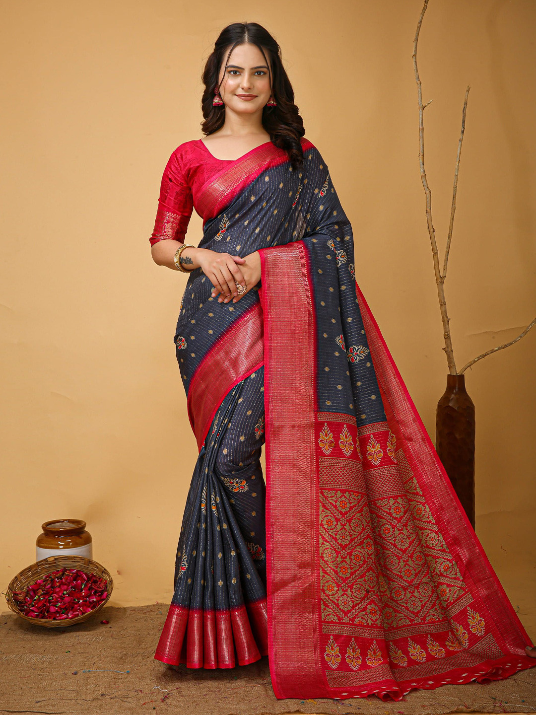 

Mitera Woven Design Zari Art Silk Banarasi Saree, Grey