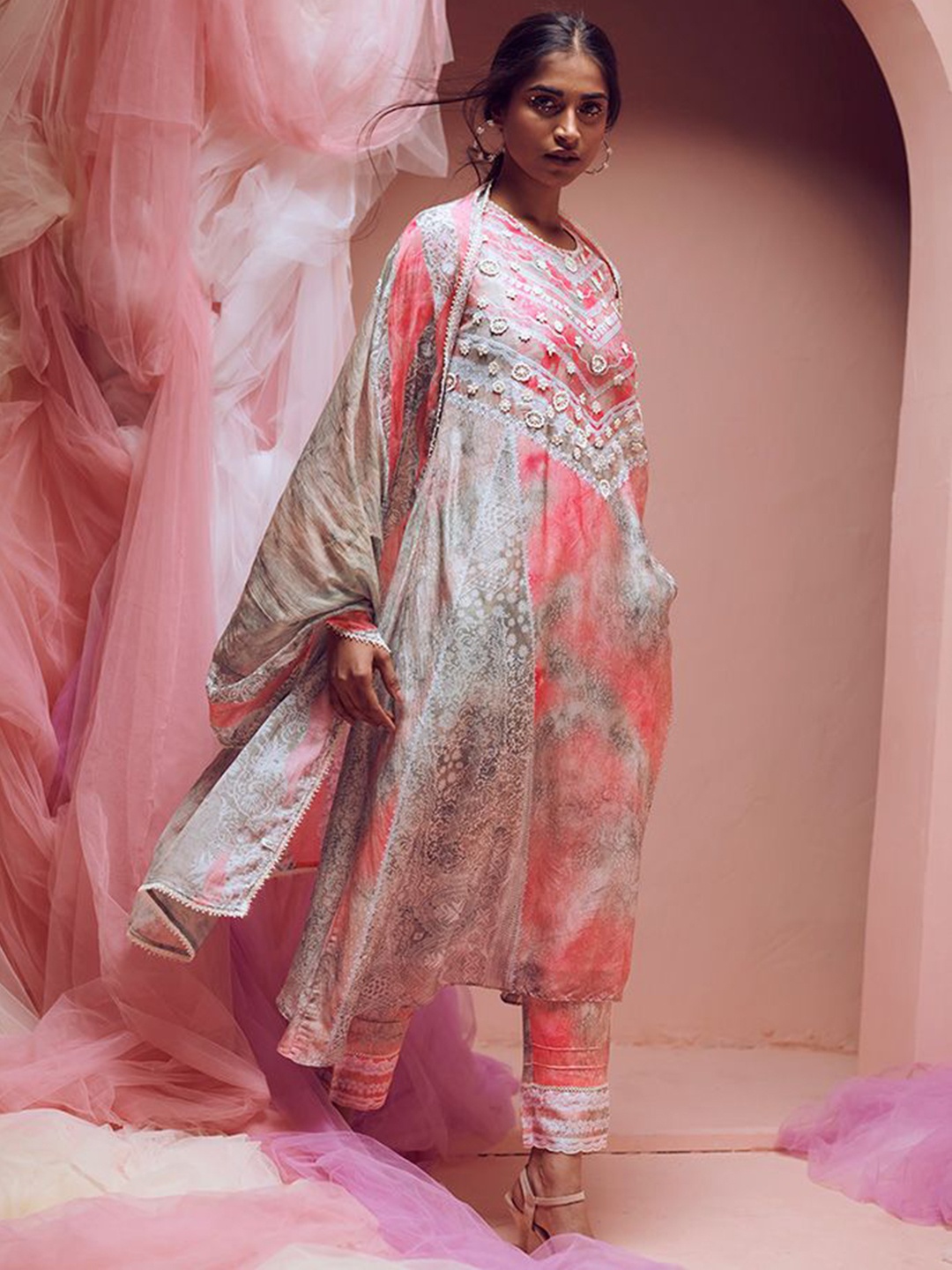 

SAUNDH Women Floral Printed Regular Kurta with Trousers & With Dupatta, Grey