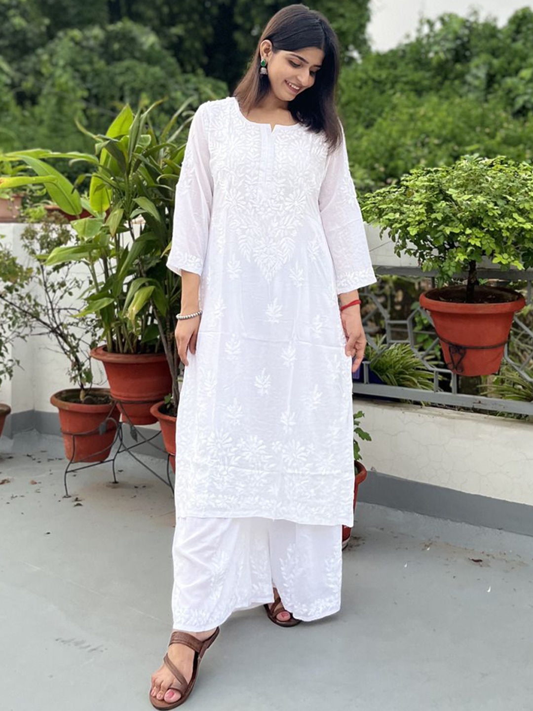 

Everything In Chikankari Women Ethnic Motifs Embroidered Regular Chikankari Kurta with Palazzos, White