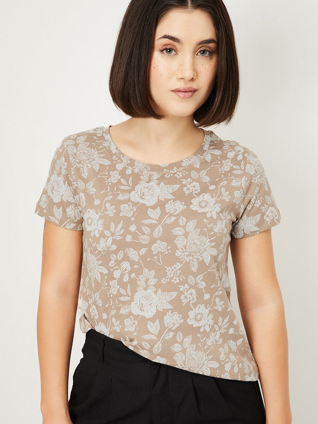 

max Women T-shirt, Beige