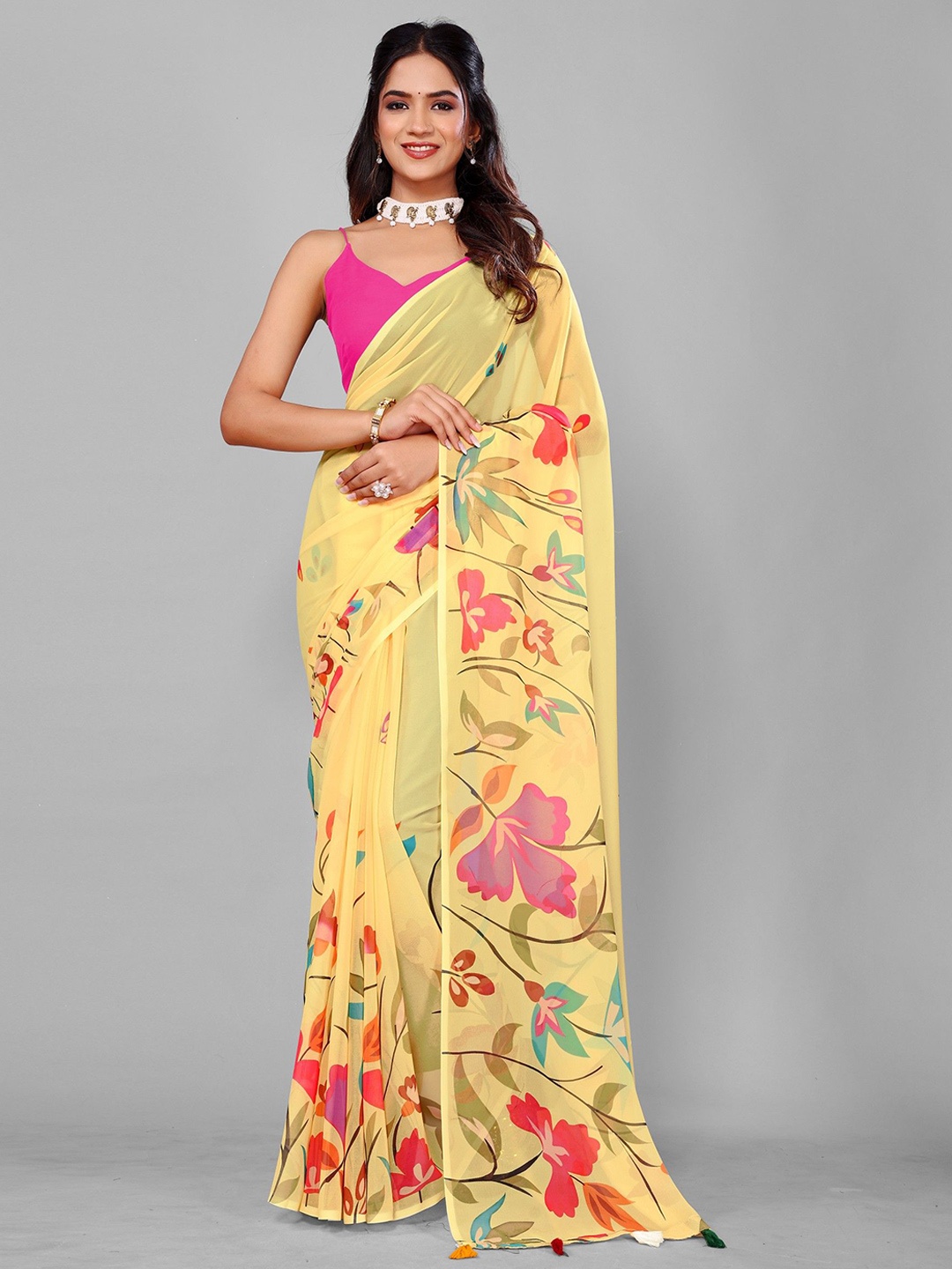 

Avojee Floral Printed Saree With Unstitched Blouse Piece, Yellow