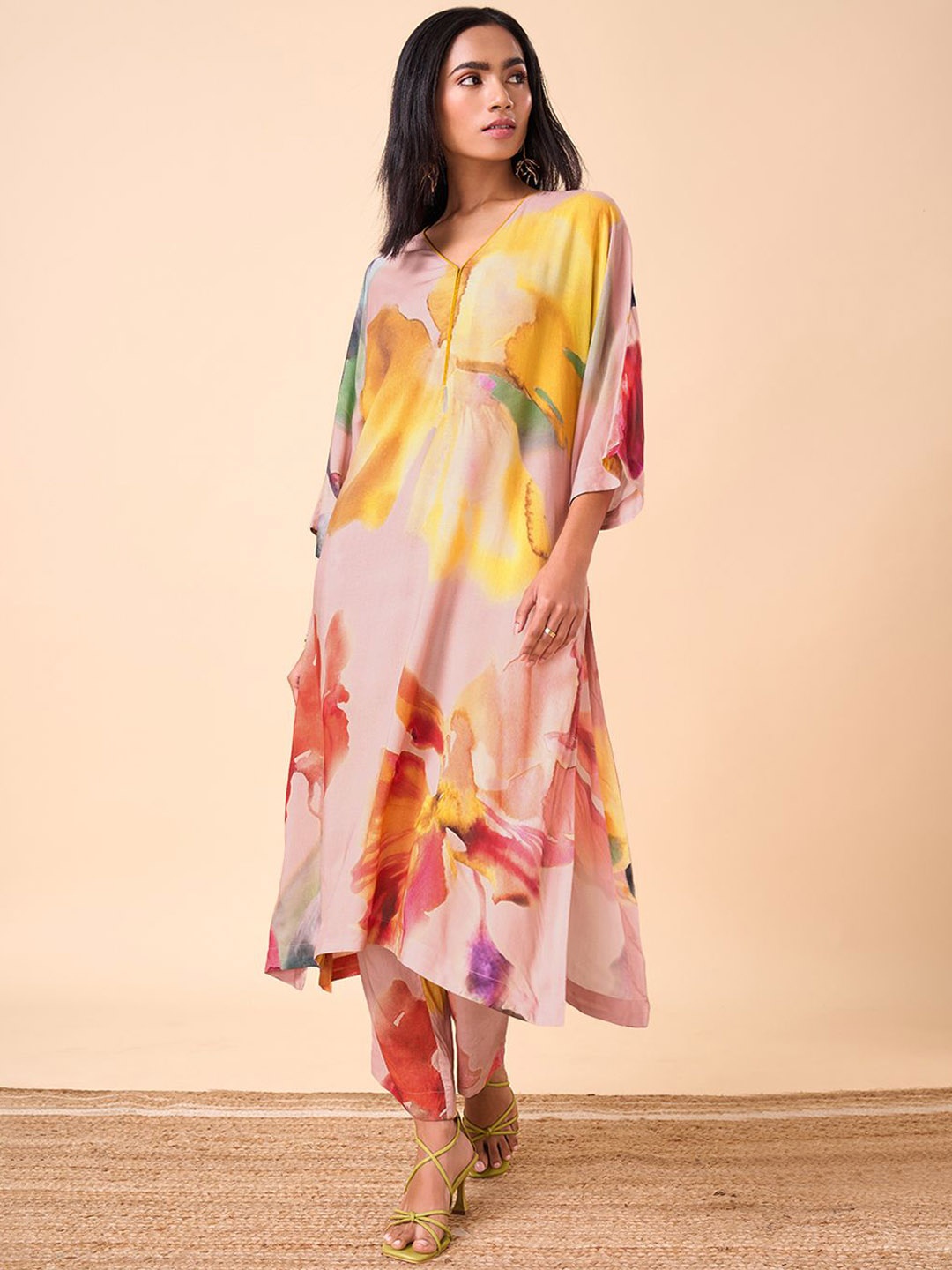

Marigold Lane Women Printed Regular Kurta with Trousers, Peach