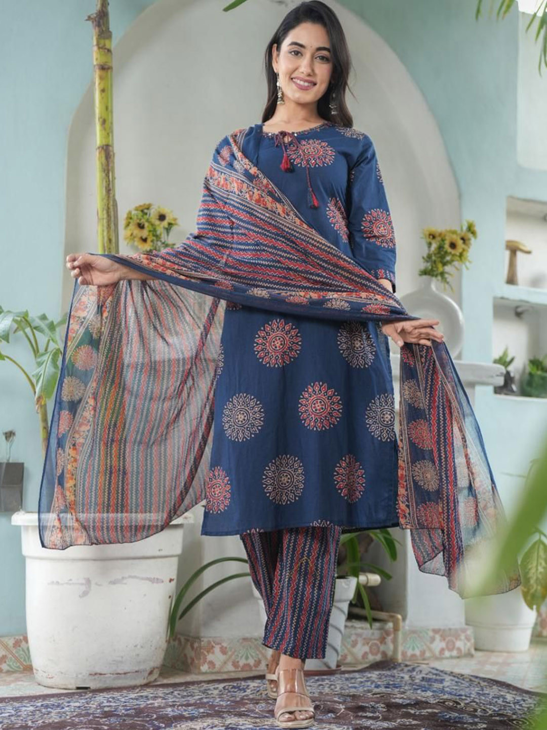 

DARVIKAA COLLECTION Women Floral Printed Regular Pure Cotton Kurta with Trousers & With Dupatta, Blue