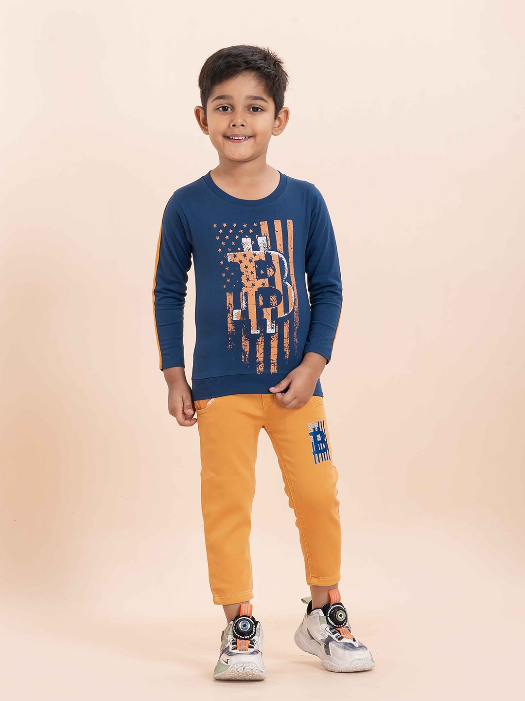 

YK X JUST KiDDiNG Boys Printed T-shirt with Trousers, Blue
