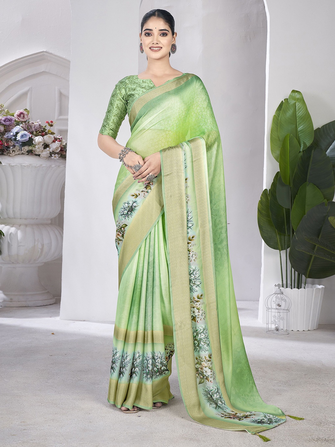 

Rekha Maniyar Floral Pure Chiffon Saree, Green