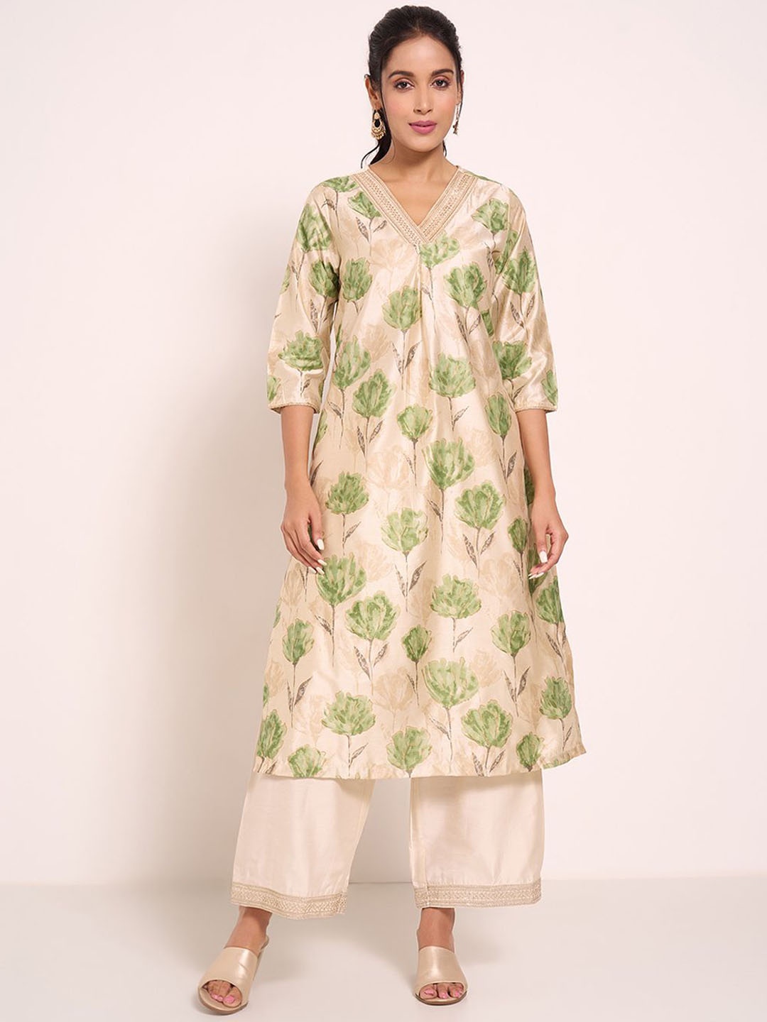 

RANGMANCH BY PANTALOONS Women Printed Flared Sleeves Sequinned Kurta, Green