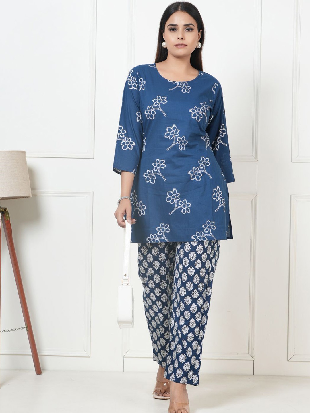 

Kaftanize Women Ethnic Motifs Printed Regular Kurta with Trousers, Blue