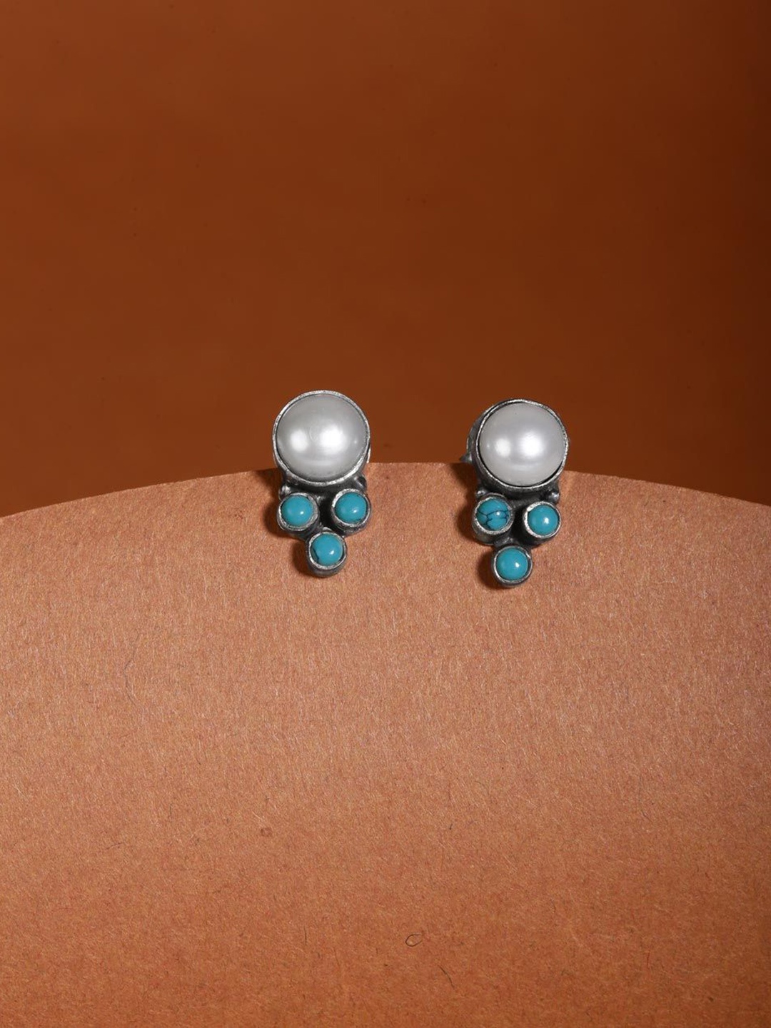 

Fabindia Studs Earrings, Silver