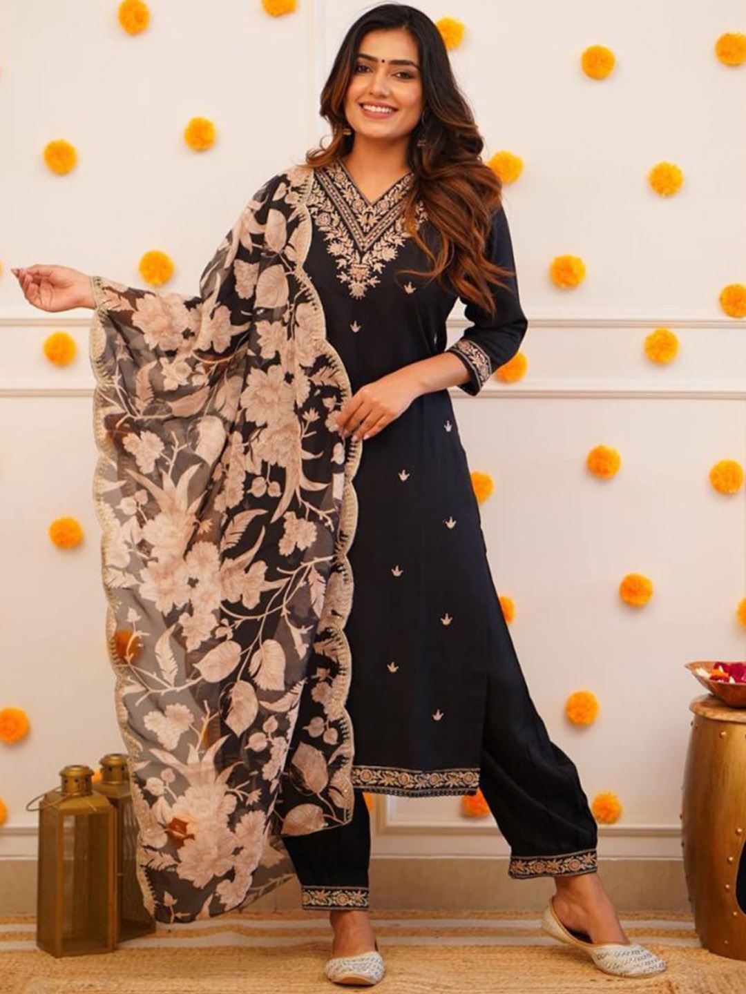 

BAESD Women Floral Embroidered Regular Kurta with Trousers & With Dupatta, Black