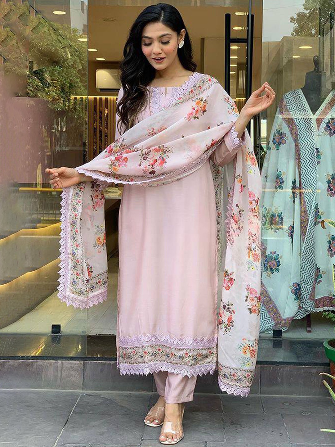 

Ekta Textiles Women Paisley Embroidered Regular Thread Work Chanderi Silk Kurta with Pyjamas & With Dupatta, Peach