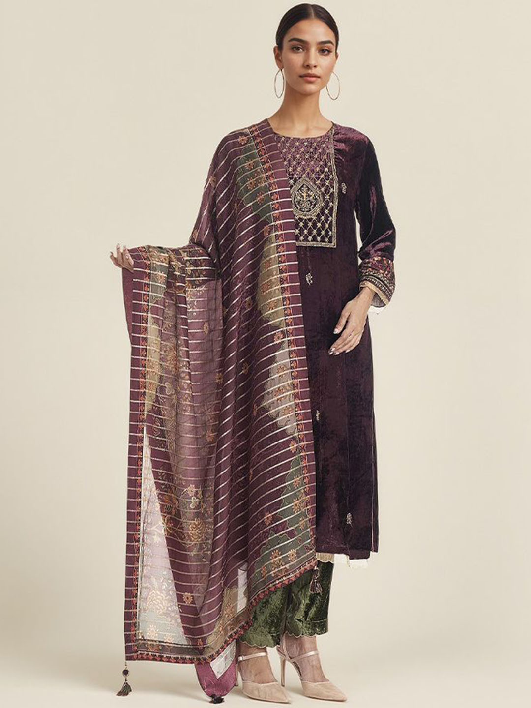 

SAUNDH Women Ethnic Motifs Embroidered Regular Sequinned Velvet Kurta with Trousers & With Dupatta, Purple