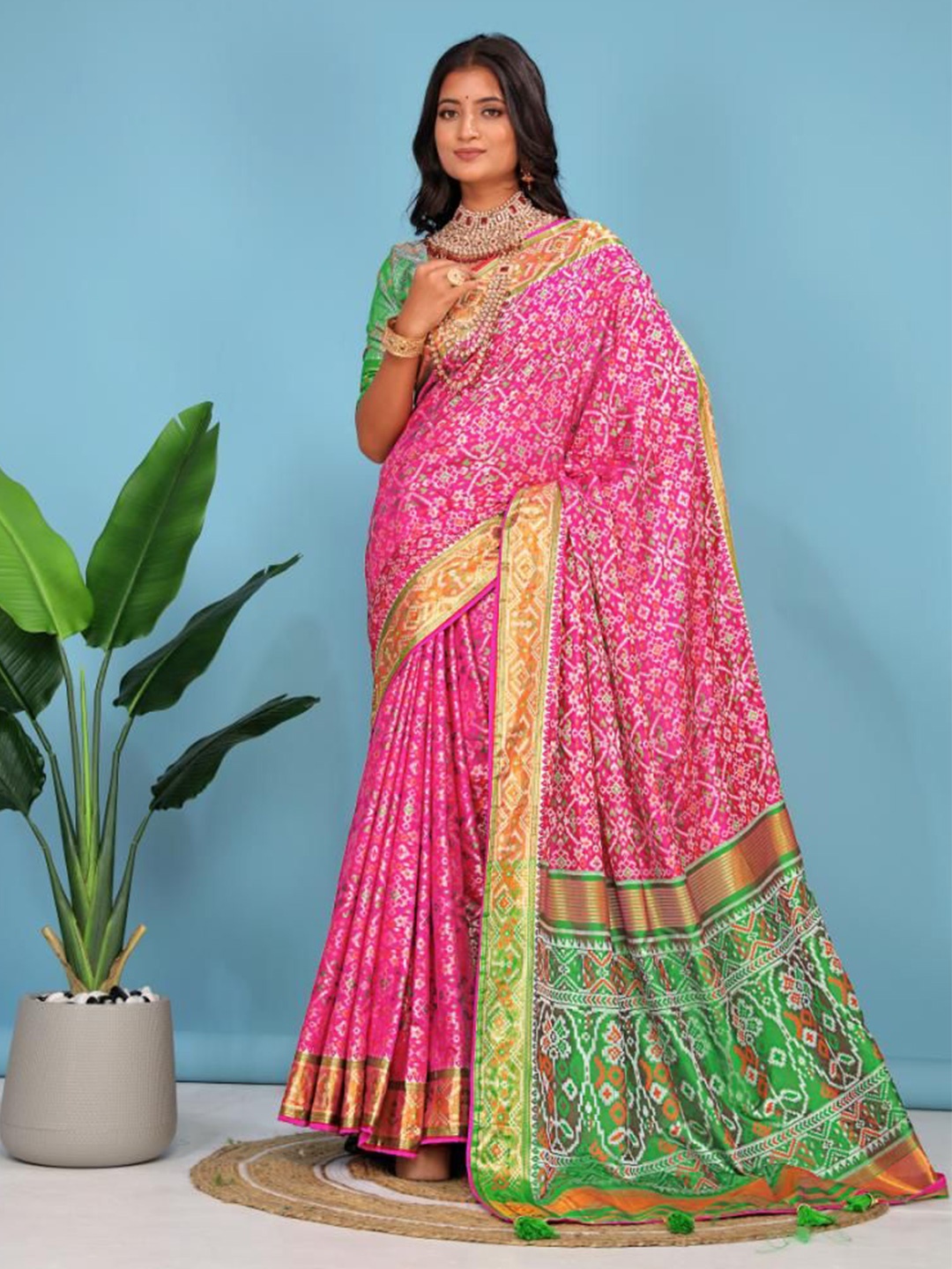 

jayant creation Bandhani Zari Pure Silk Designer Patola Saree, Pink