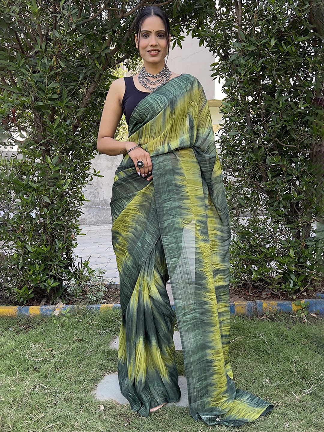 

HERE&NOW Pure Chiffon Ready to Wear Jamdani Saree, Green