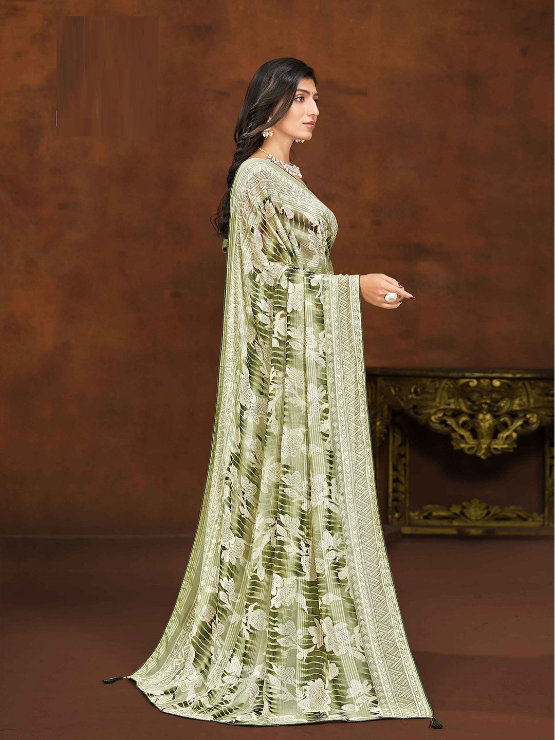 

MAHALASA Ethnic Motifs Pure Georgette Saree, Green