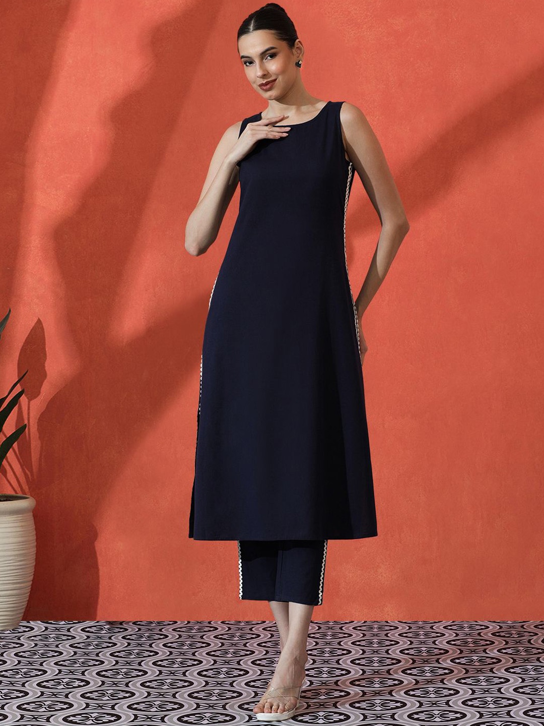 

Sangria Embroidered Pure Cotton Straight Kurta & Trousers, Navy blue