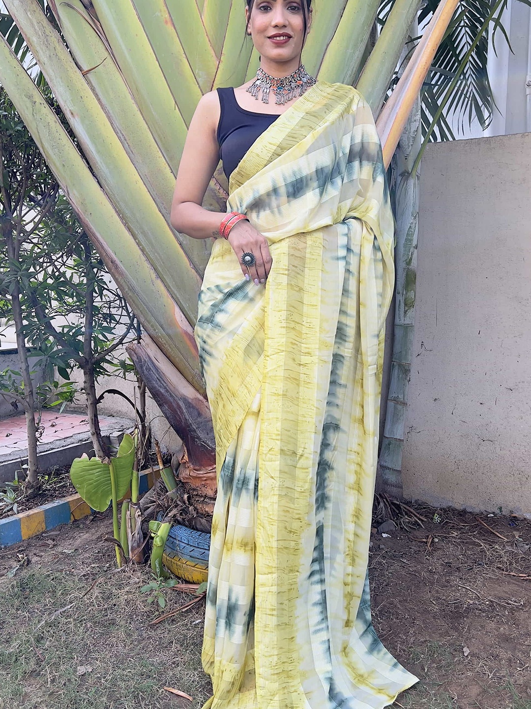 

HERE&NOW Tie and Dye Pure Chiffon Jamdani Saree, Yellow