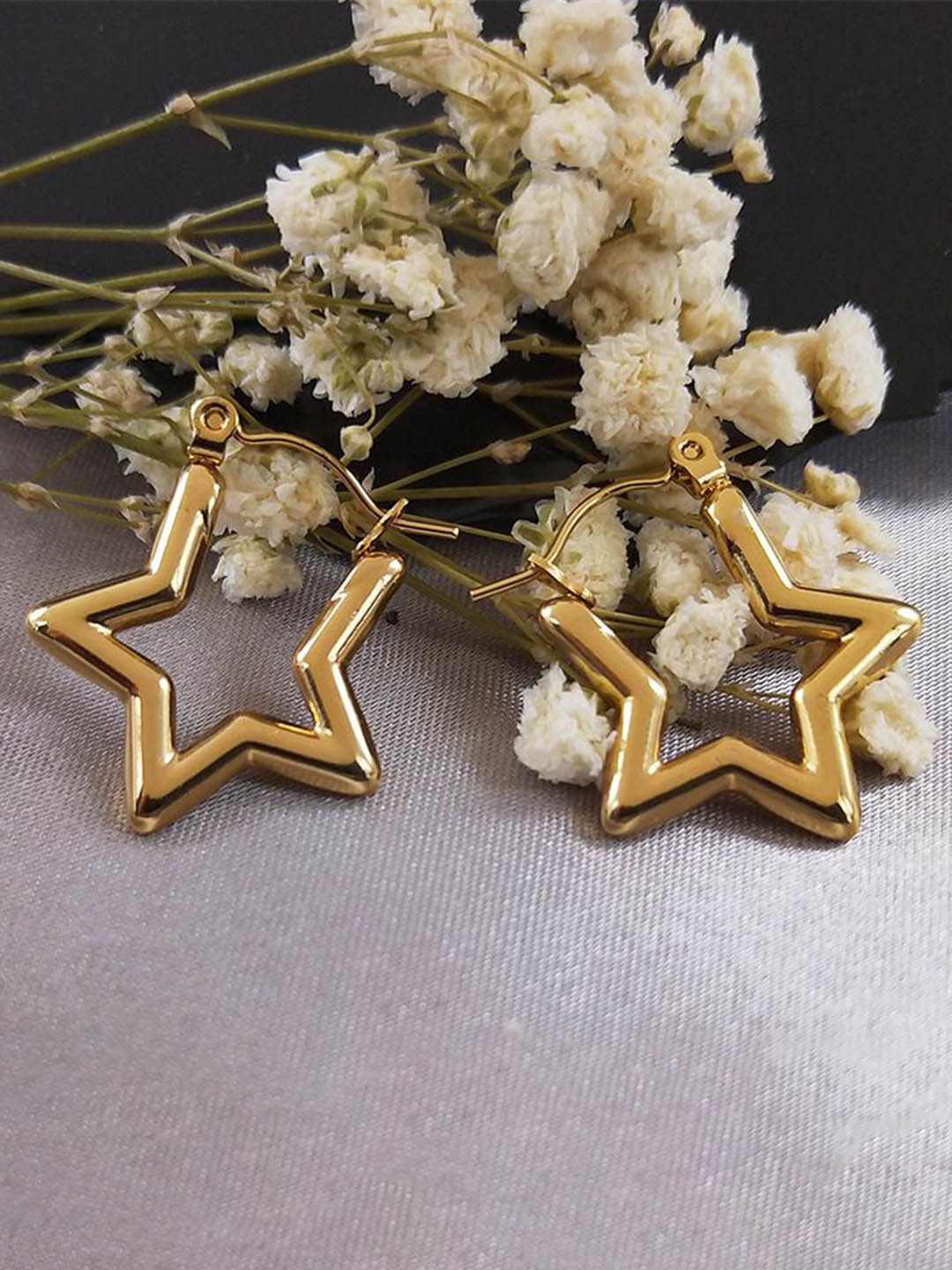 

DressBerry Star Shaped Hoop Earrings, Gold