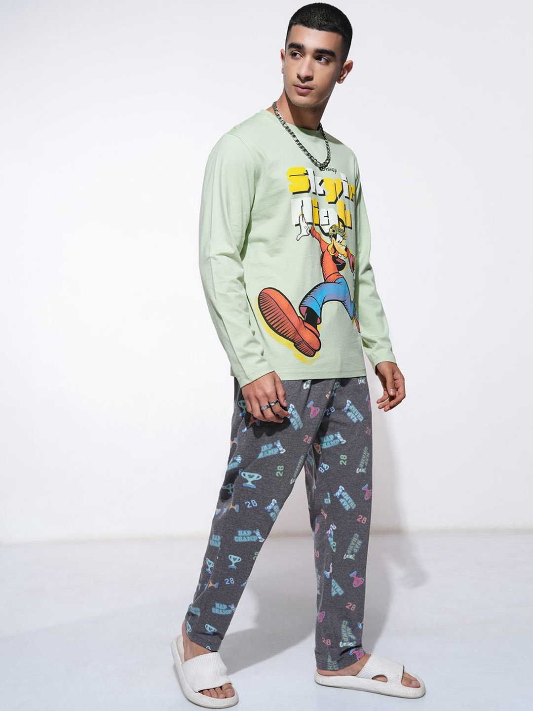 

HIGHLANDER Printed Round Neck T Shirt With Trousers Co-Ords, Green