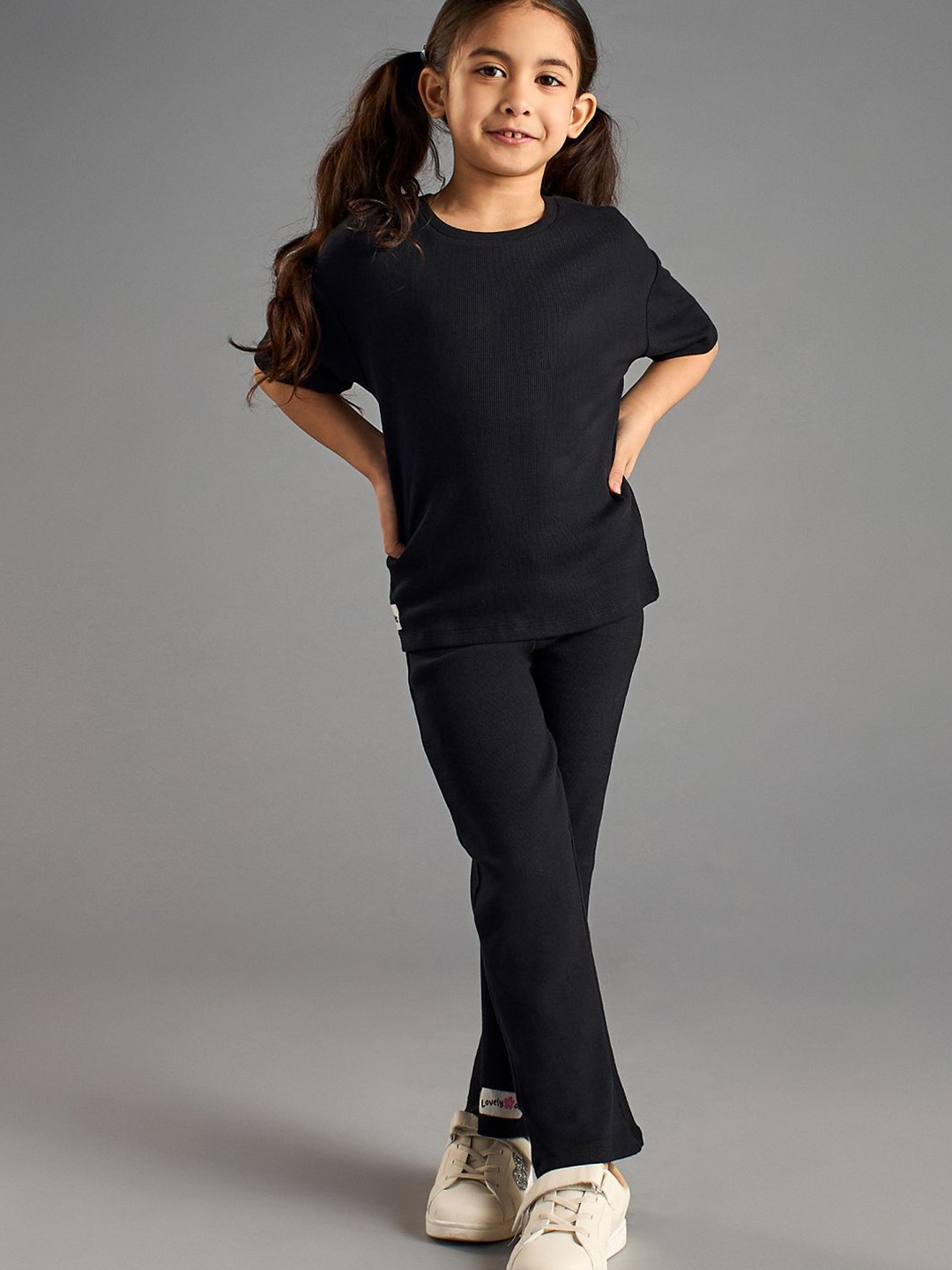 

max Girls Top with Trousers, Black