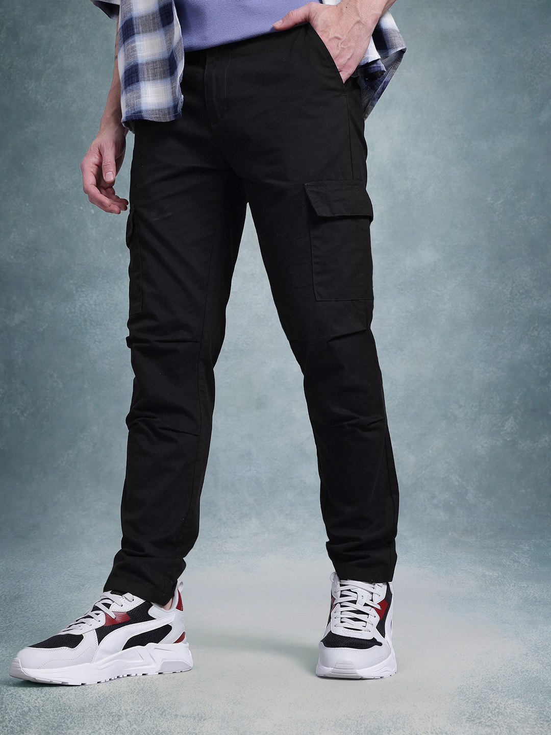 

The Roadster Life Co. Men Pure Cotton Loose Fit Cargo Trousers, Black