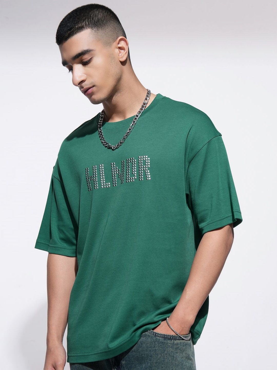 

HIGHLANDER Men Typography Printed Drop-Shoulder Sleeves T-shirt, Green