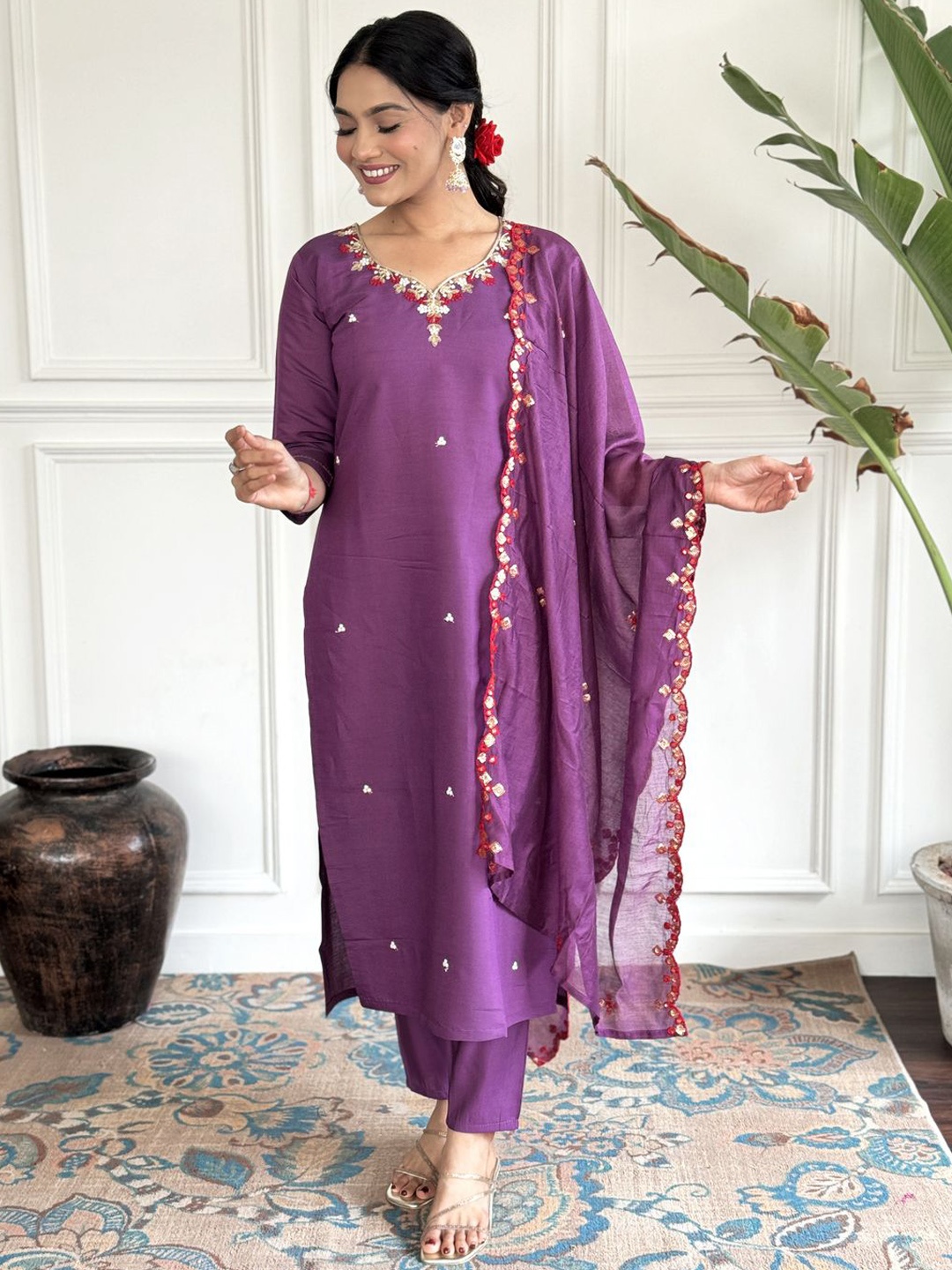 

SHIJILA Women Trousers &, Purple