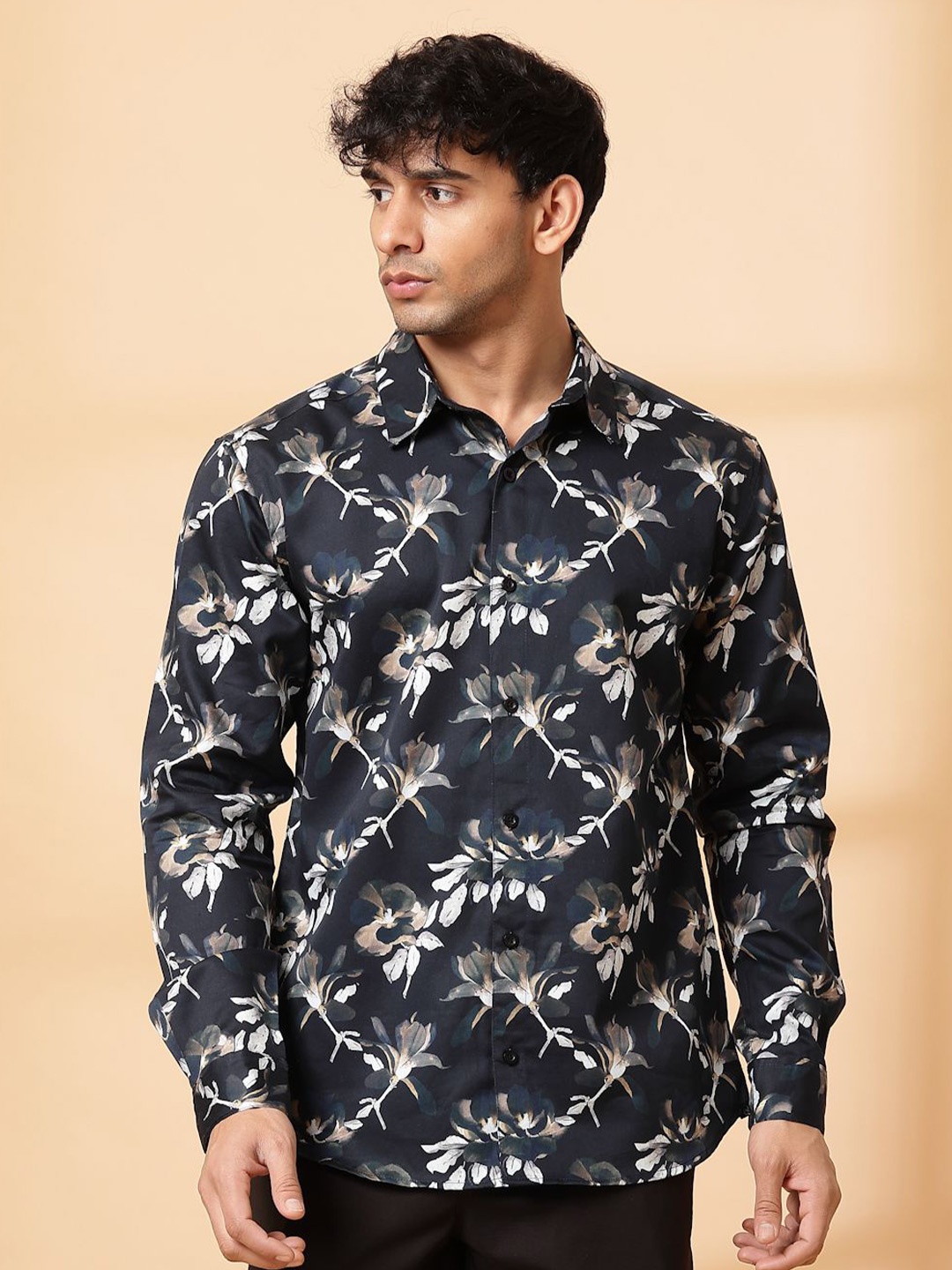 

Rigo Men Floral Opaque Printed Casual Shirt, Navy blue