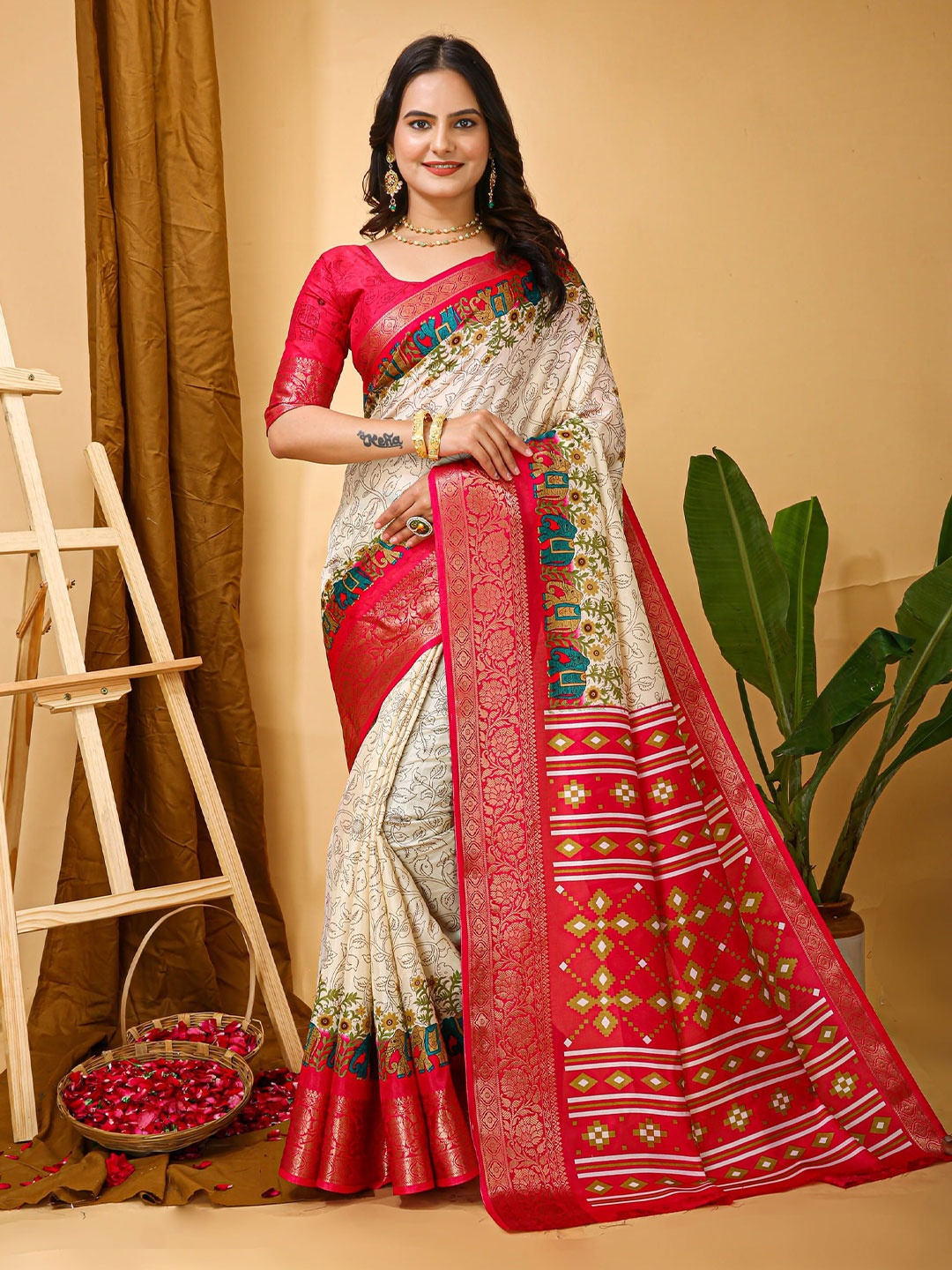 

Mitera Ethnic Motifs Zari Art Silk Banarasi Saree, White
