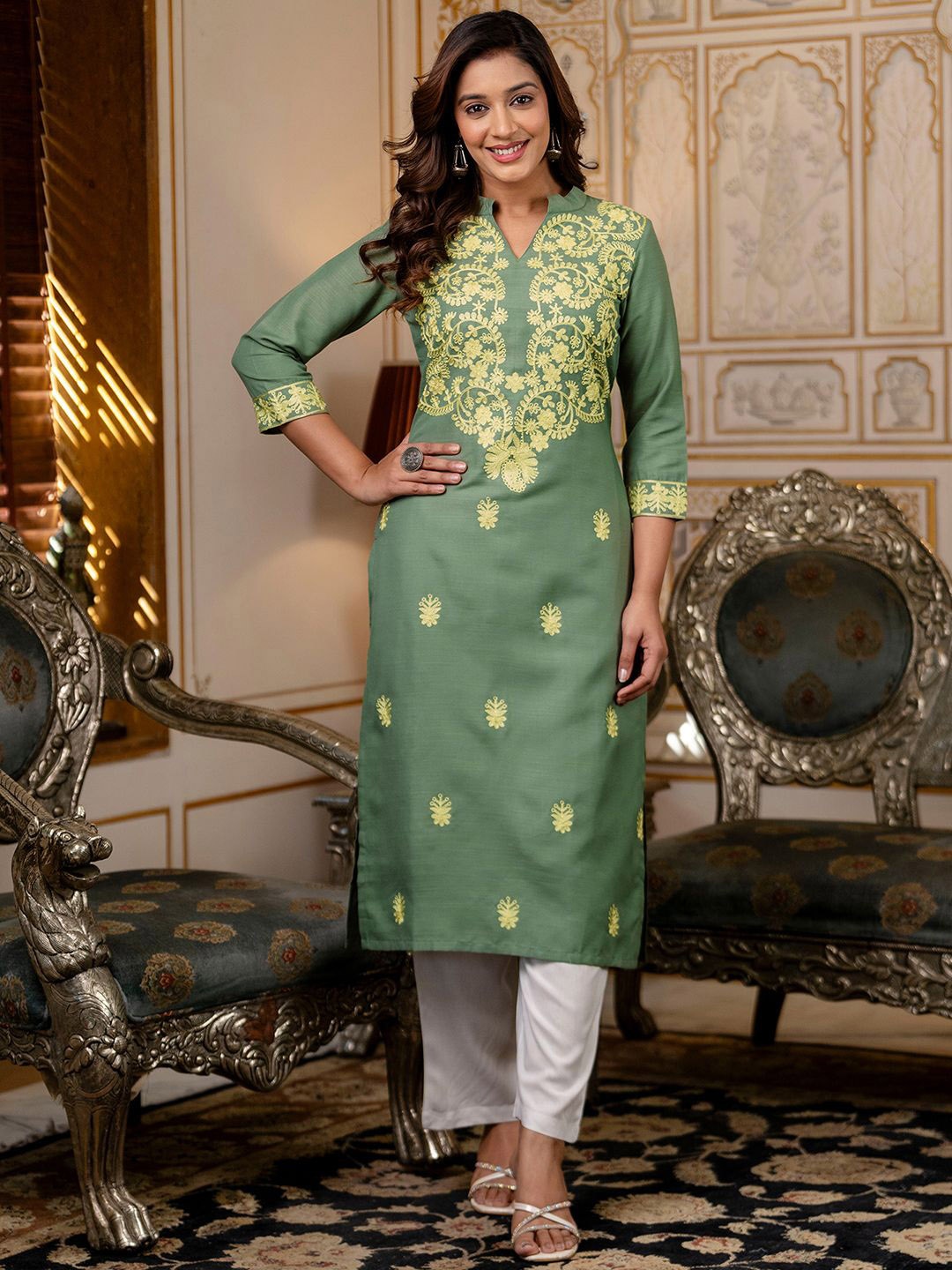 

KALINI Women Embroidered Kurta, Green