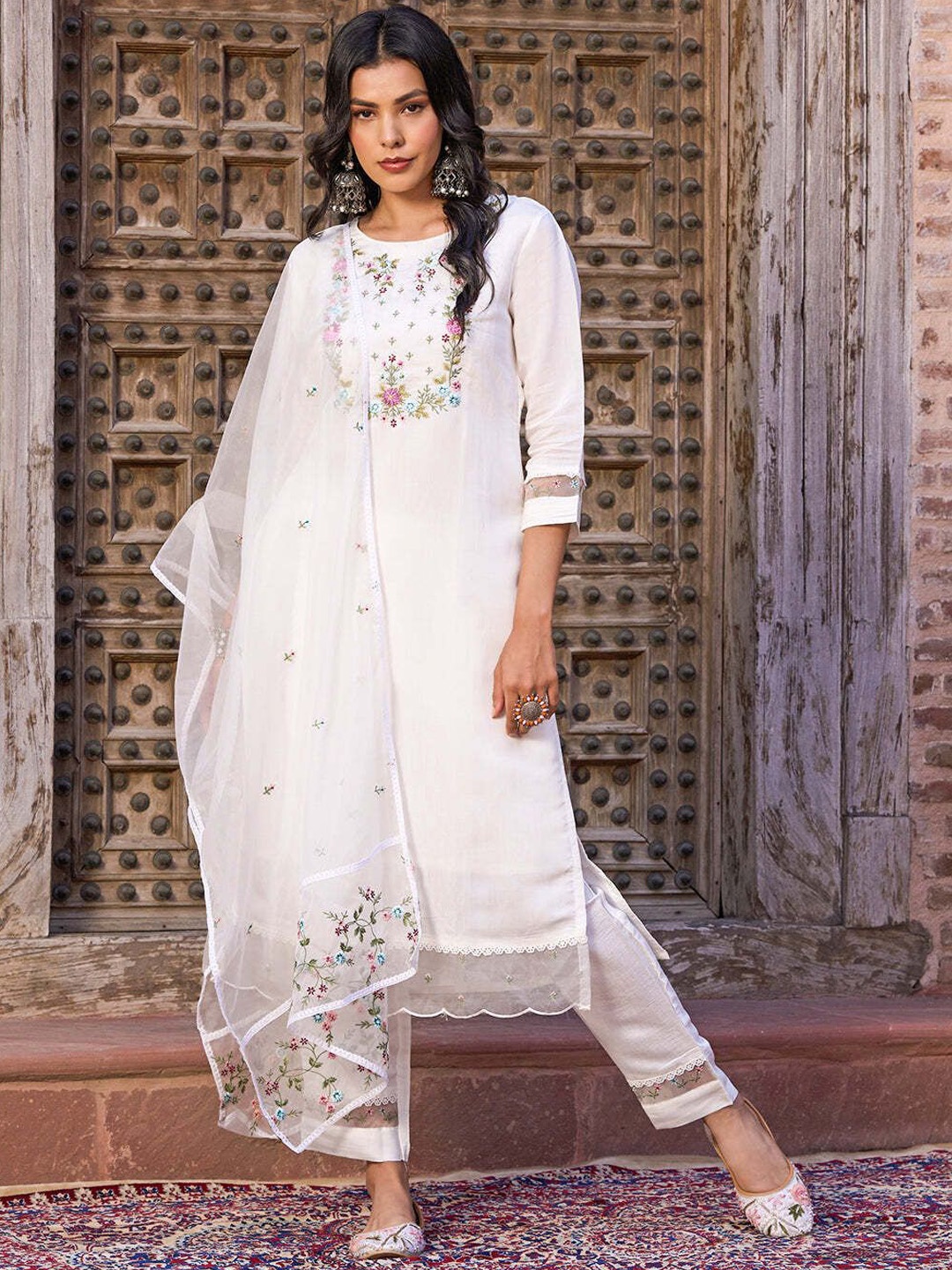 

SHIJILA Women Floral Embroidered Regular Thread Work Kurta with Trousers & With Dupatta, White