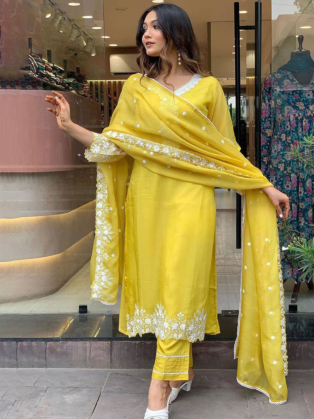 

Ekta Textiles Women Ethnic Motifs Embroidered Regular Thread Work Kurta with Pyjamas & With Dupatta, Yellow