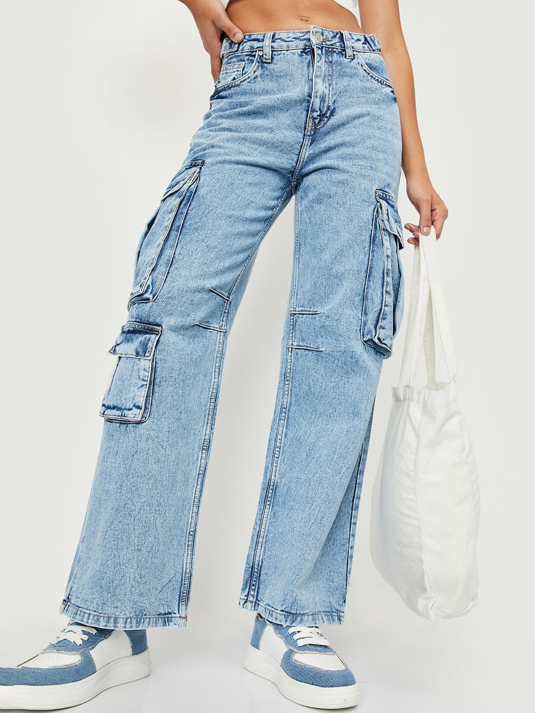

max Women Mildly Distressed Heavy Fade Jeans, Blue