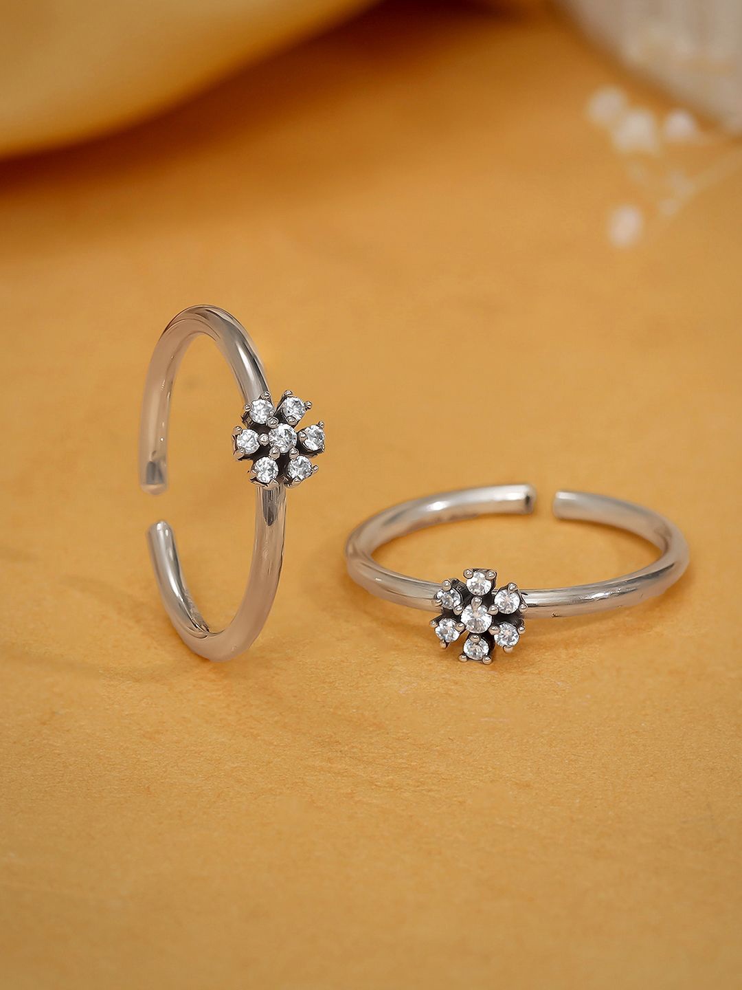 

GIVA Silver-Plated Toe Rings