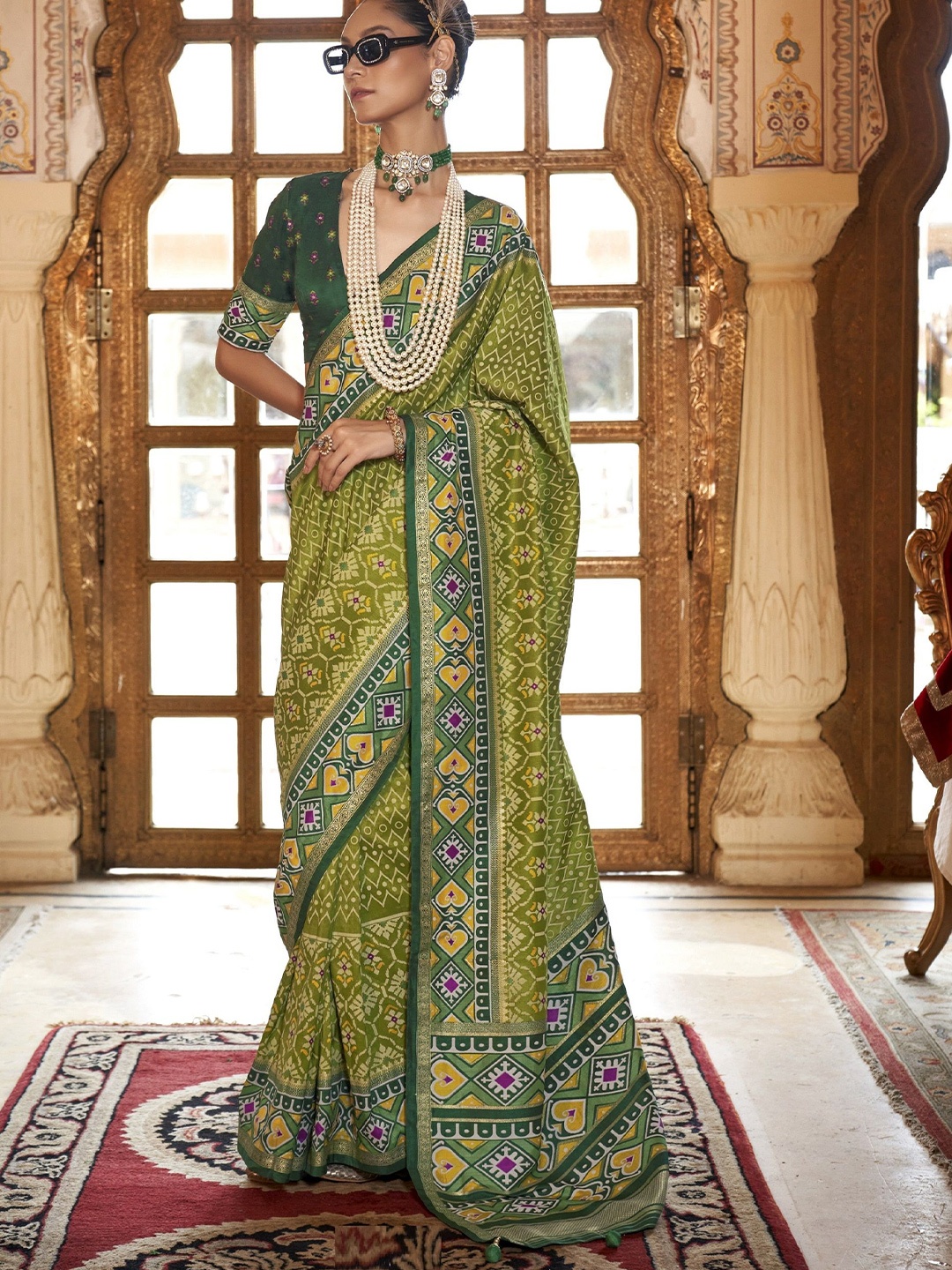 

MAHALASA Ethnic Motifs Pure Silk Patola Saree, Green