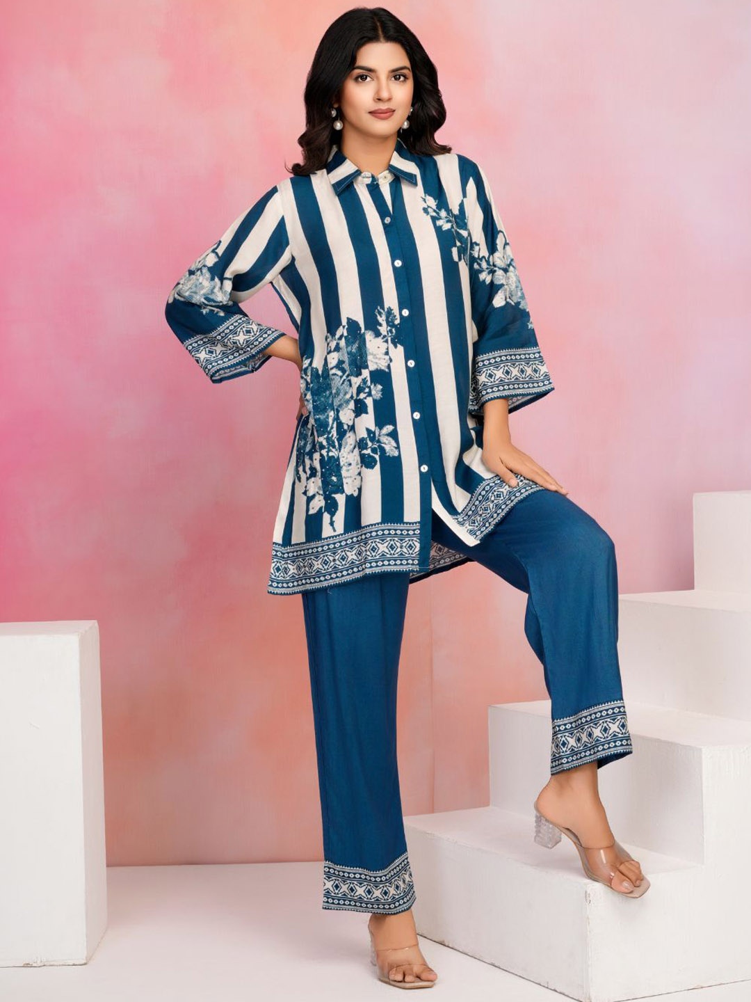 

Kaftanize Striped Floral Print Top With Trousers Co-Ords, Blue