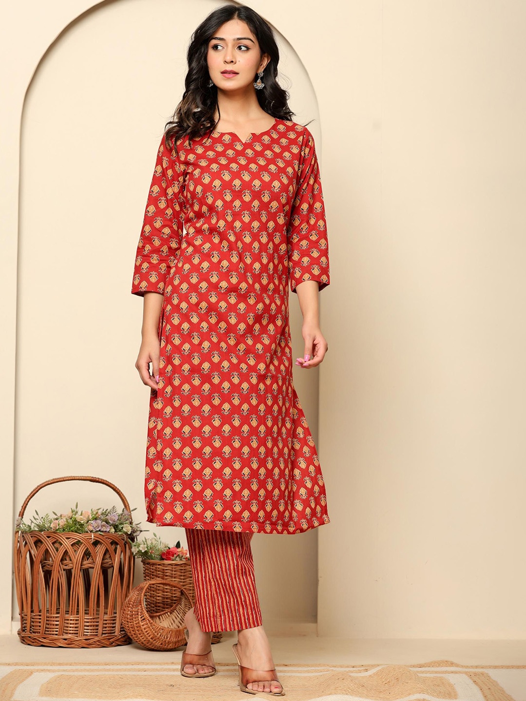 

Rouhab Women Floral Printed Regular Pure Cotton Kurta with Trousers, Red