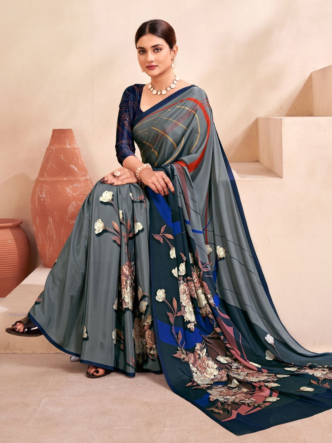 

Suha Floral Poly Crepe Saree, Grey