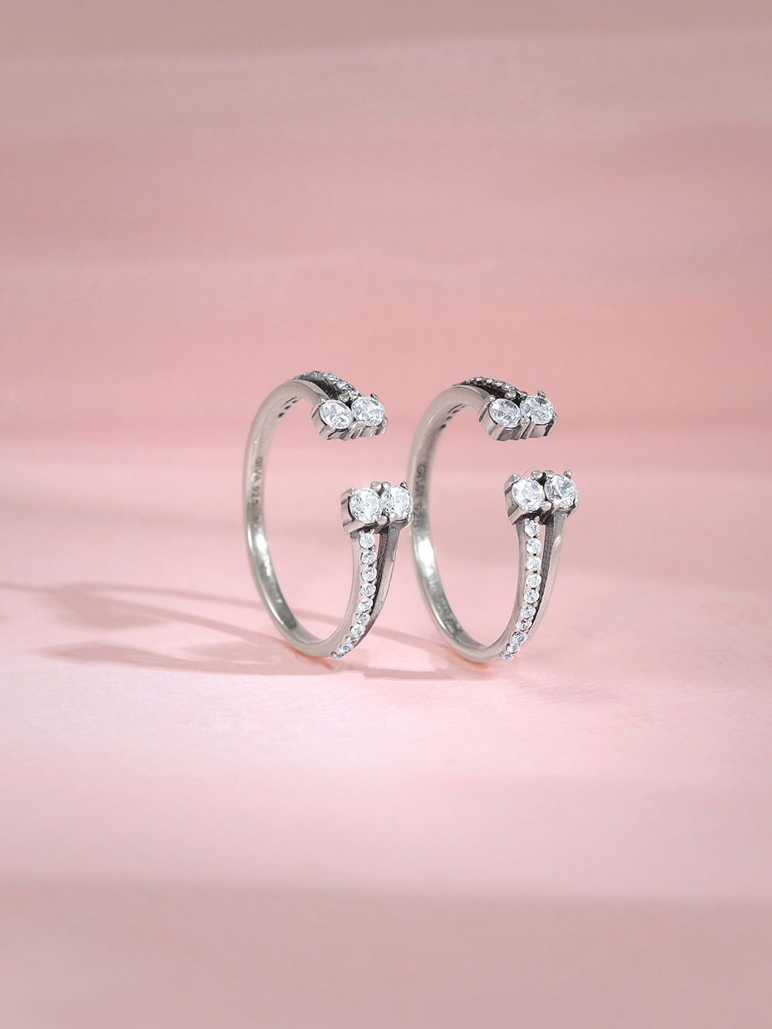 

GIVA Silver-Plated Oxidised Toe Rings