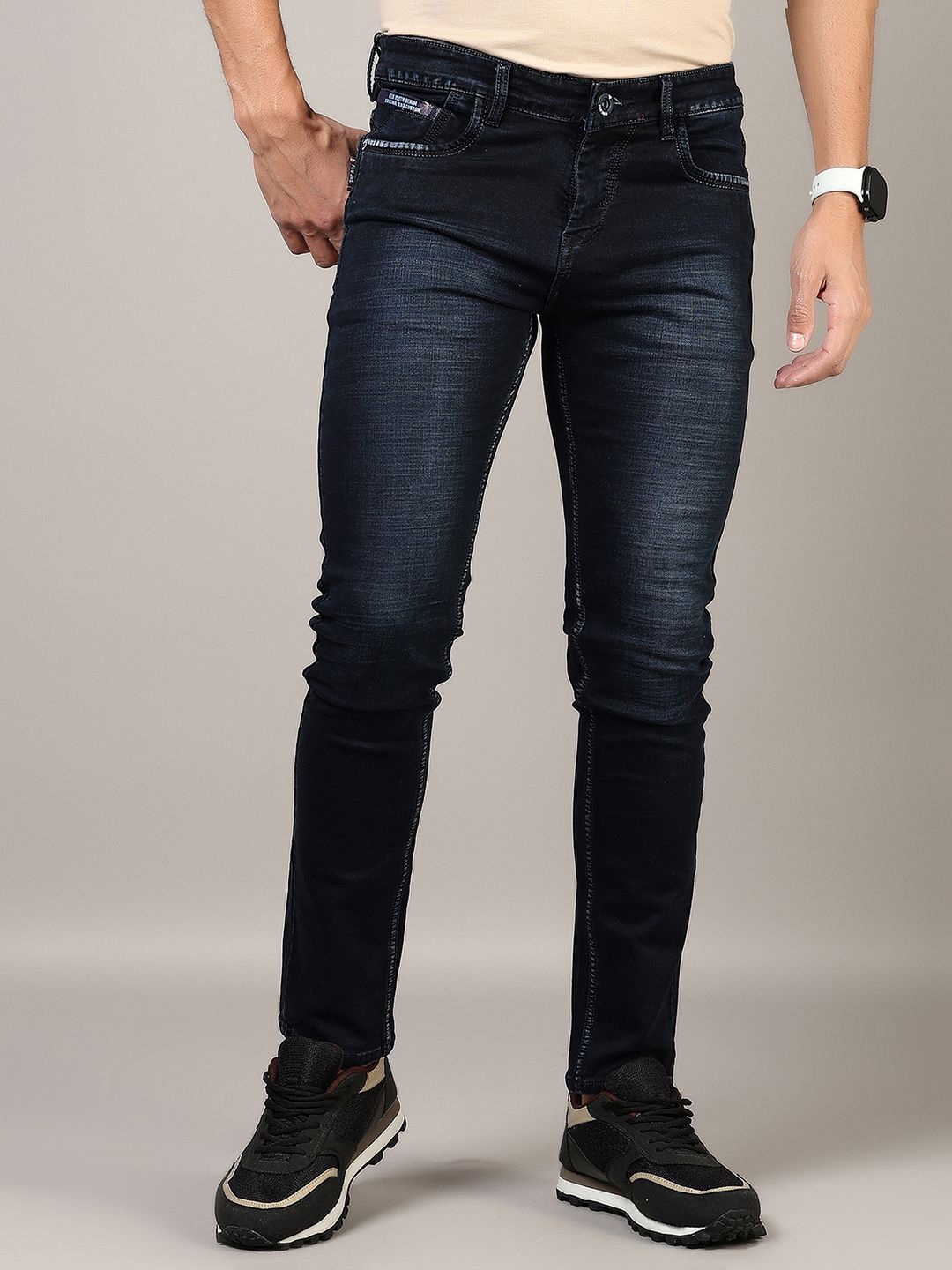 

V-Mart Men Slim Fit Light Fade Jeans, Black