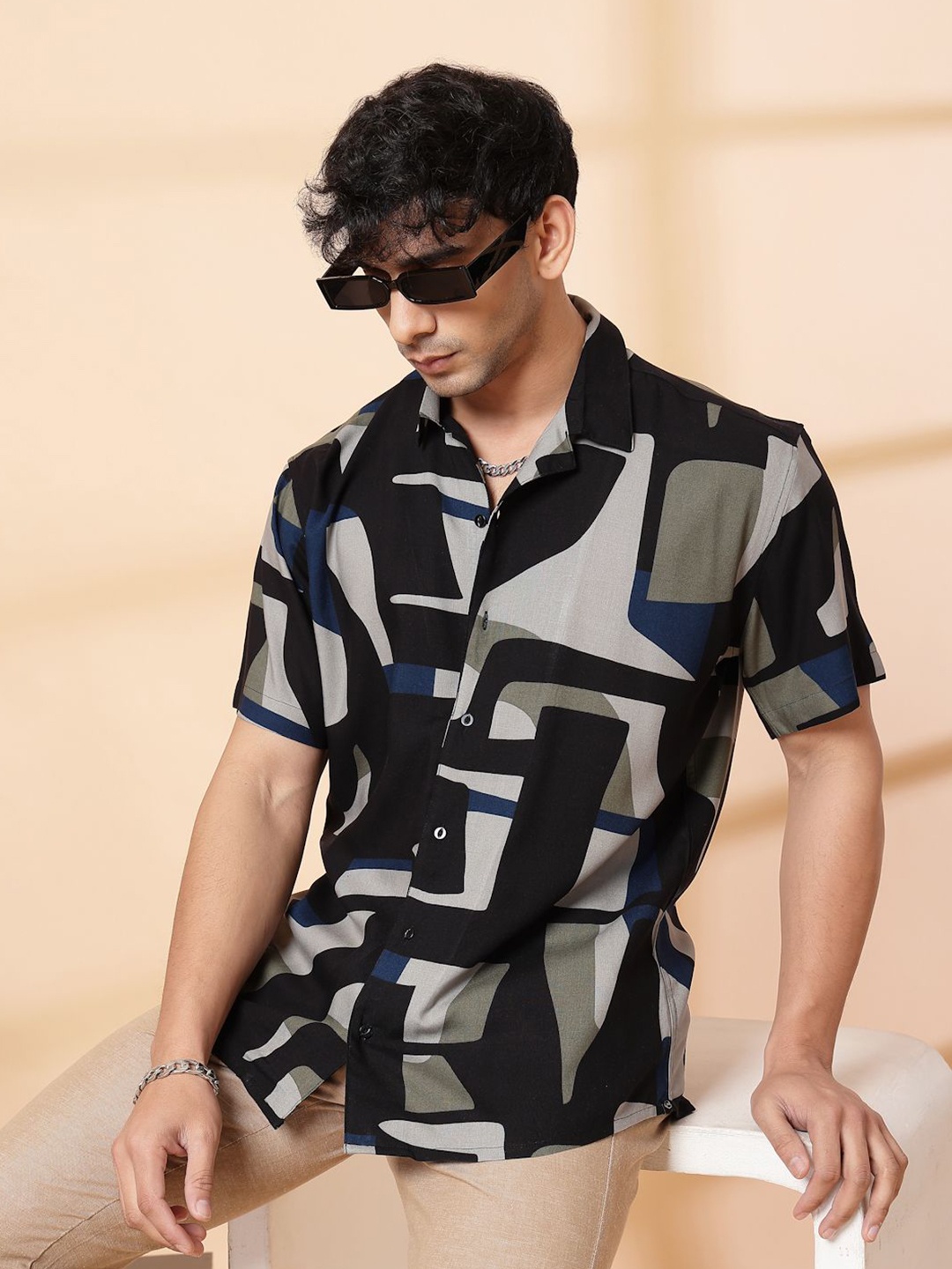 

Rigo Men Opaque Printed Casual Shirt, Black