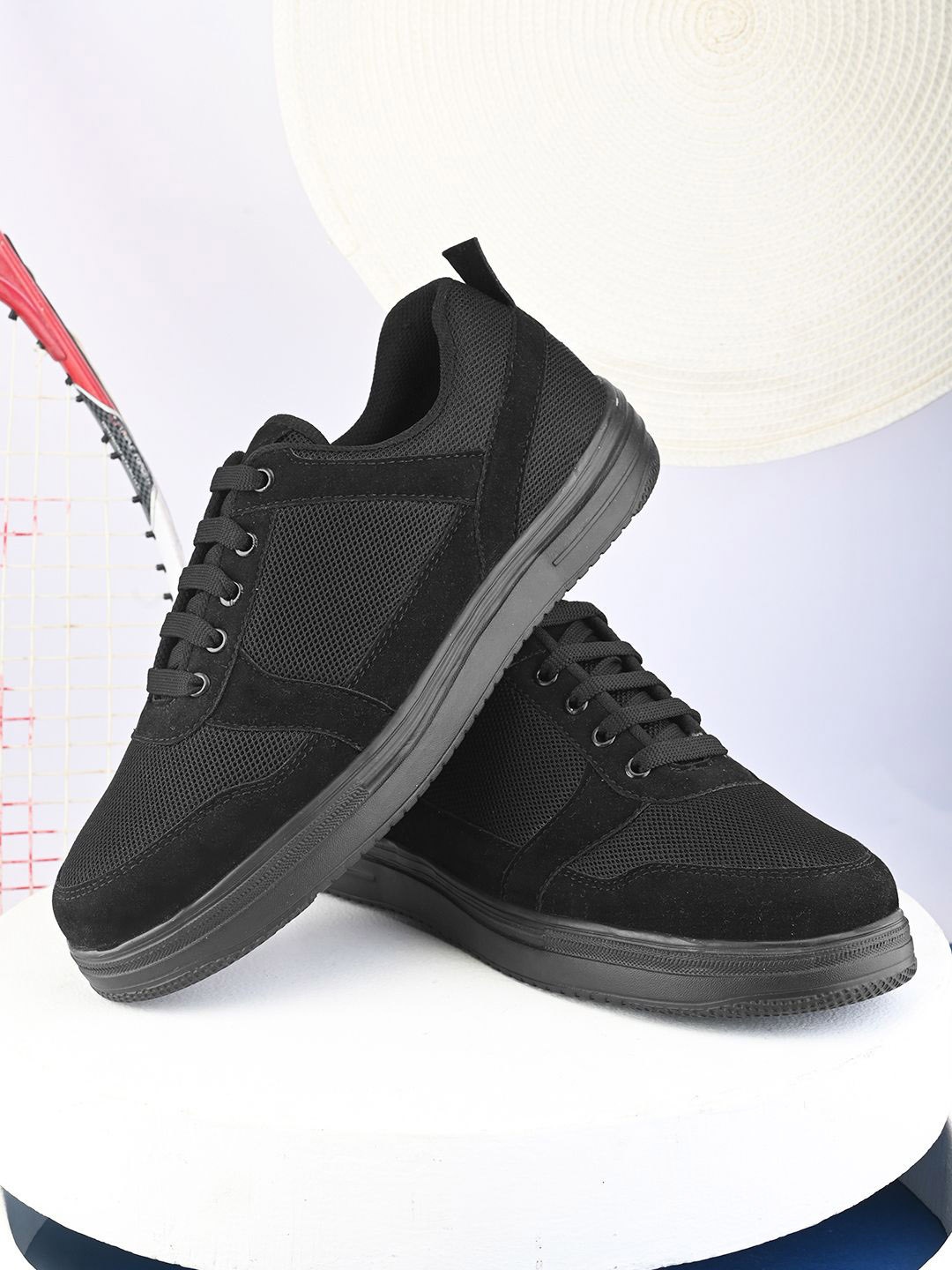

The Roadster Lifestyle Co Men Lightweight Anti Skid Outsole Casual Sneakers, Black