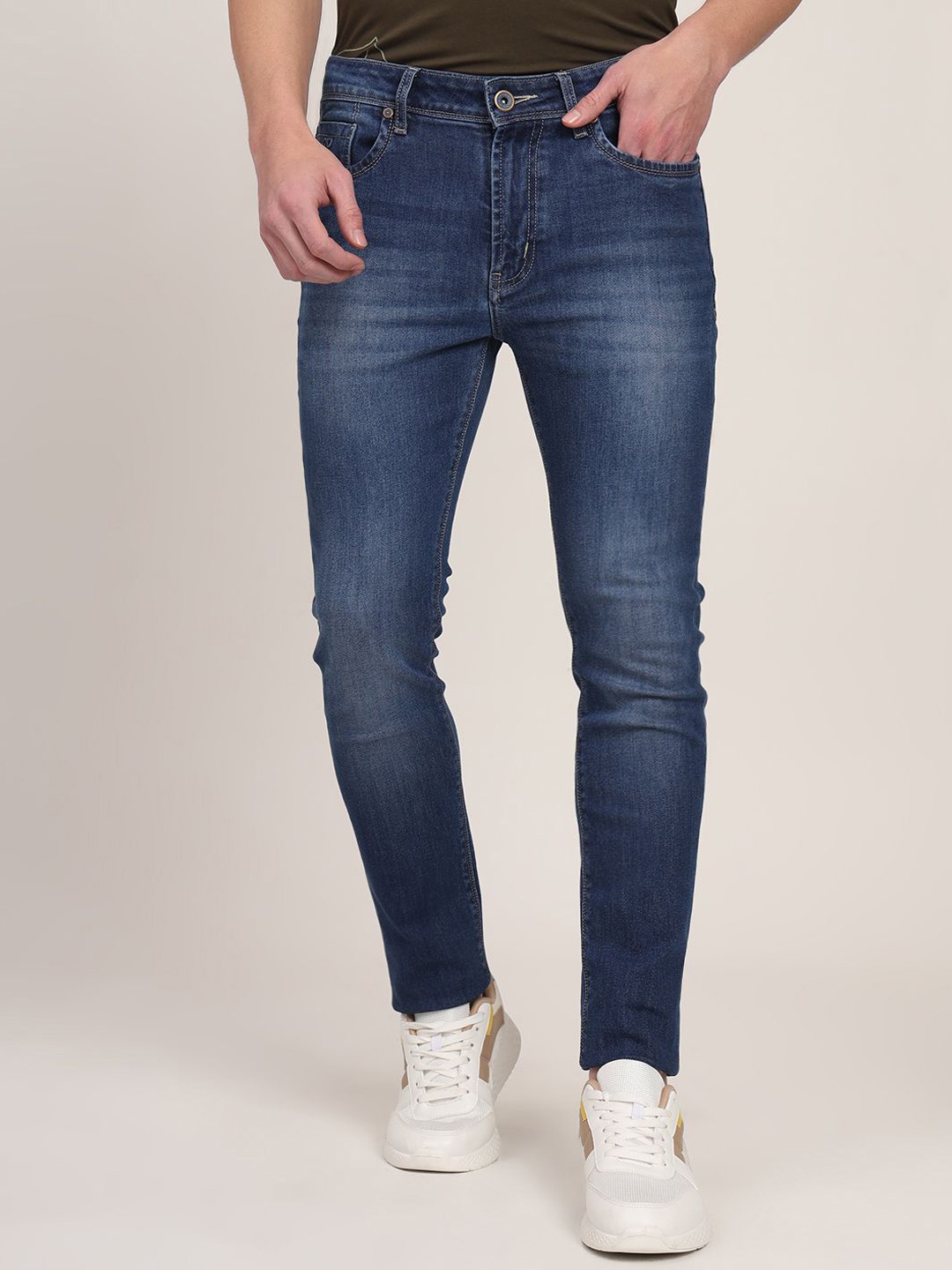 

JADE BLUE Men Slim Fit Light Fade Stretchable Jeans