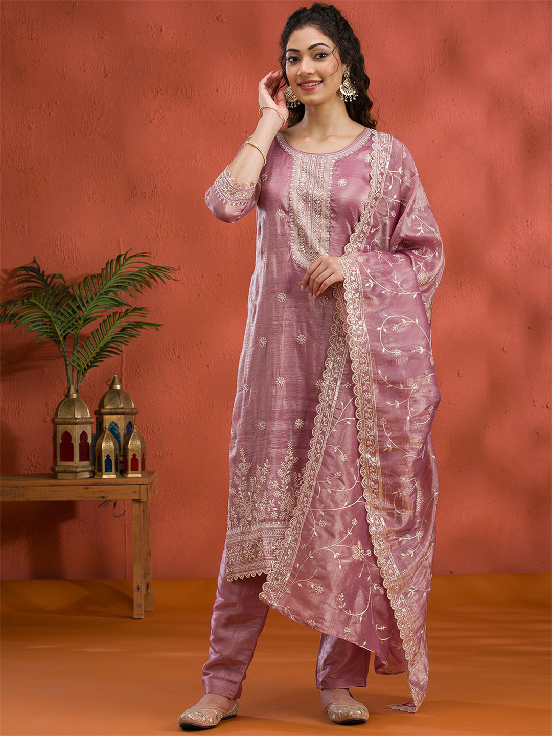 

Koskii Women Floral Embroidered Regular Kurta with Trousers & With Dupatta, Mauve