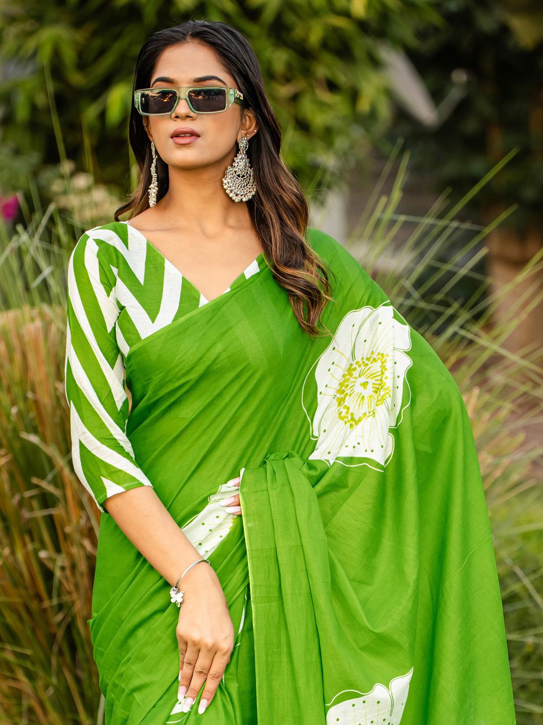 

KALINI Floral Block Print Saree, Green