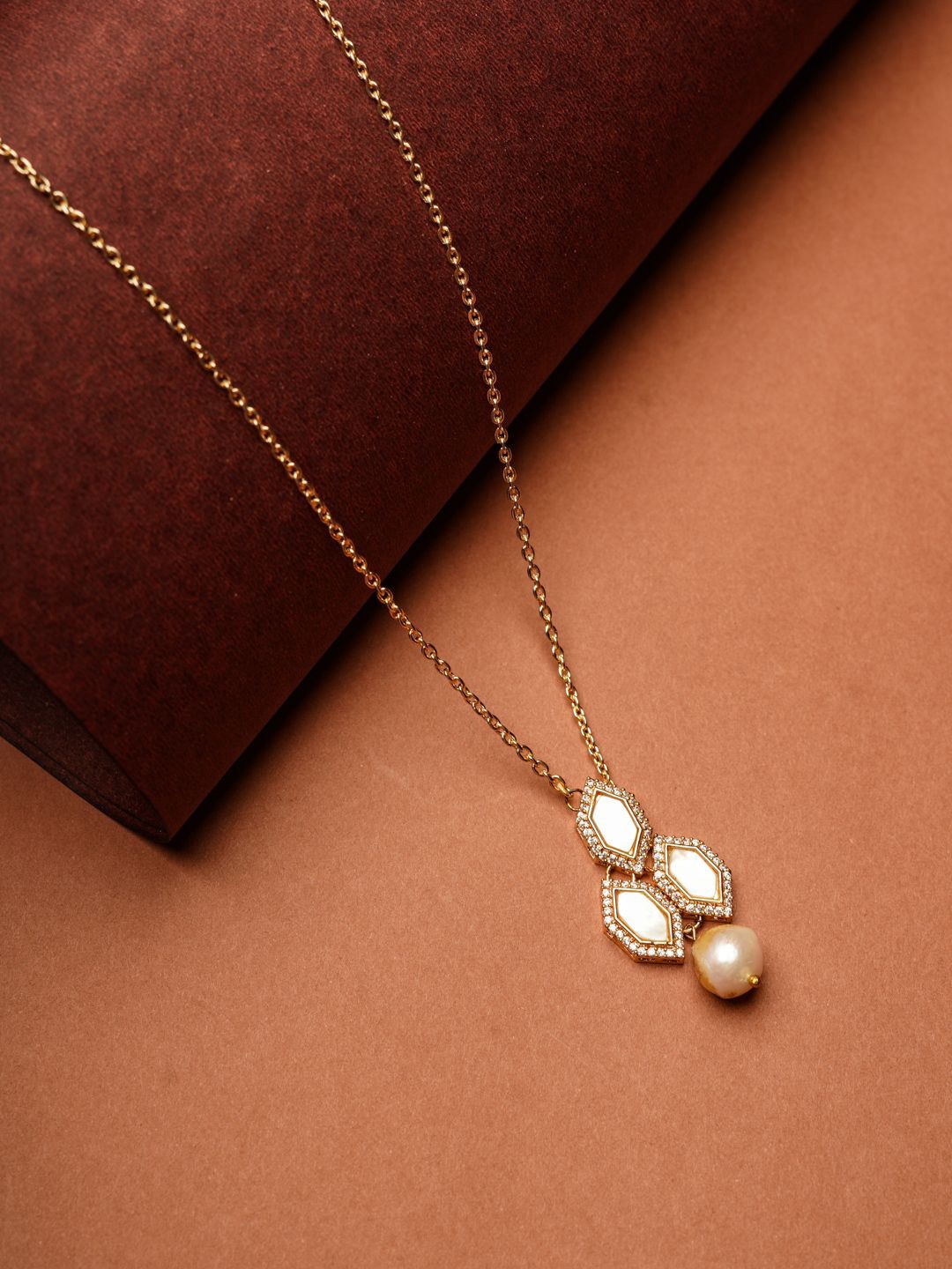 

AARSEE OFFICIAL Anti-Tarnish 22KT Gold-Plated Pearl Mosaic Necklace