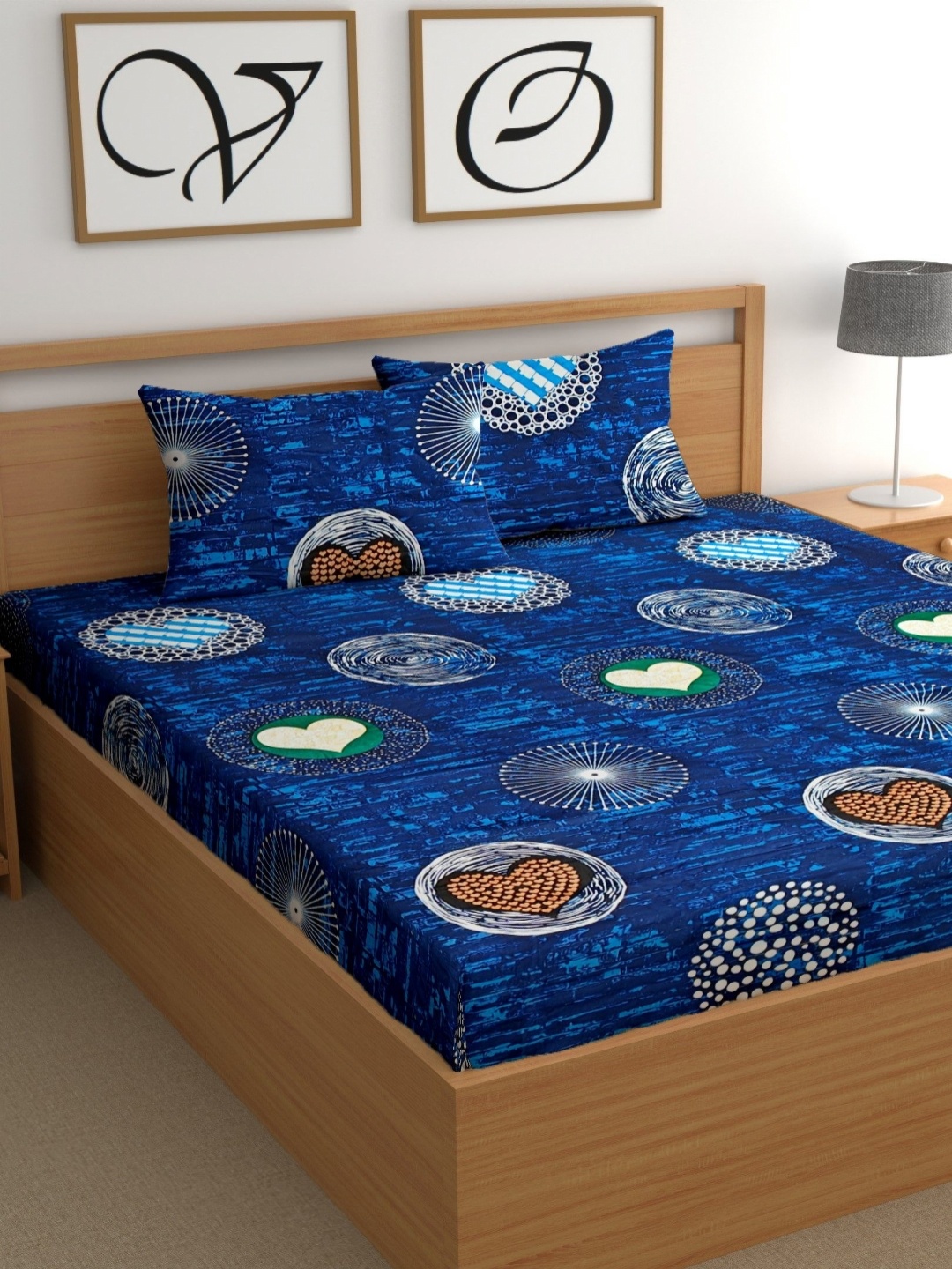 

CG HOMES Blue & White Floral 210 TC King Bedsheet with 2 Pillow Covers