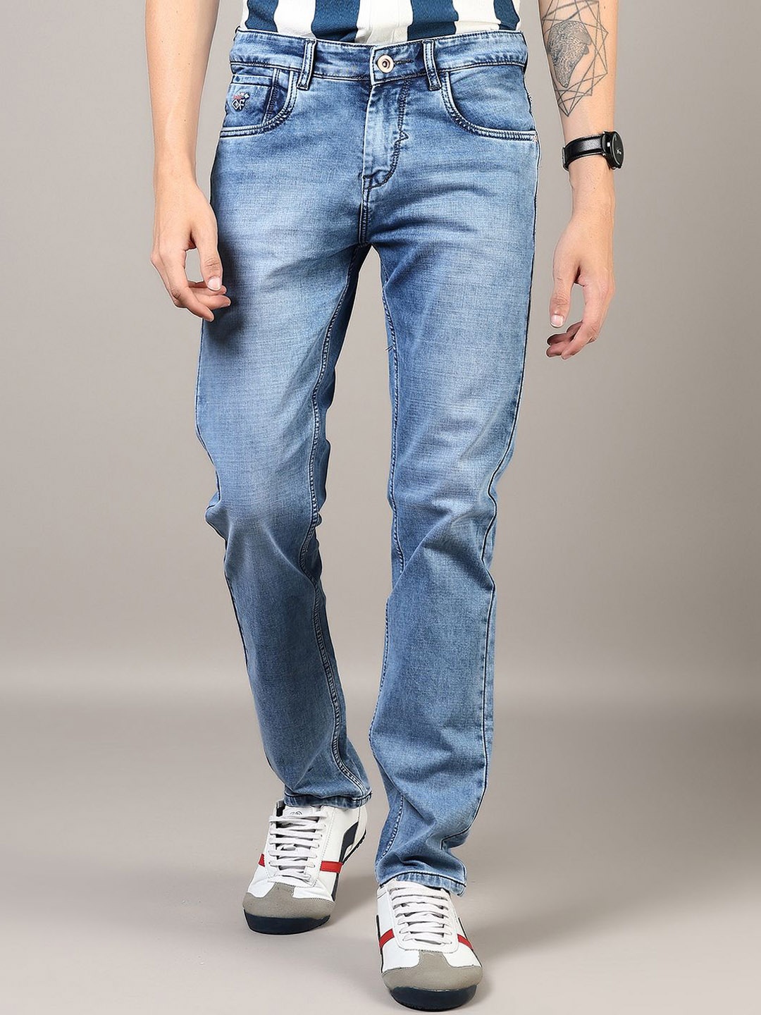 

V-Mart Men Slim Fit Light Fade Jeans, Blue