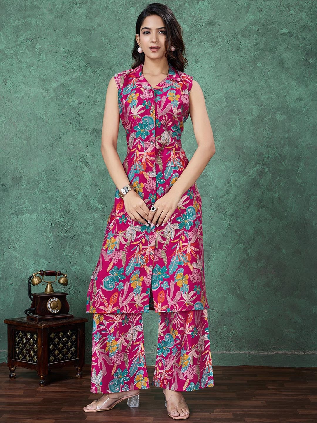 

MOJILAA Women Floral Printed Regular Kurta with Palazzos, Pink