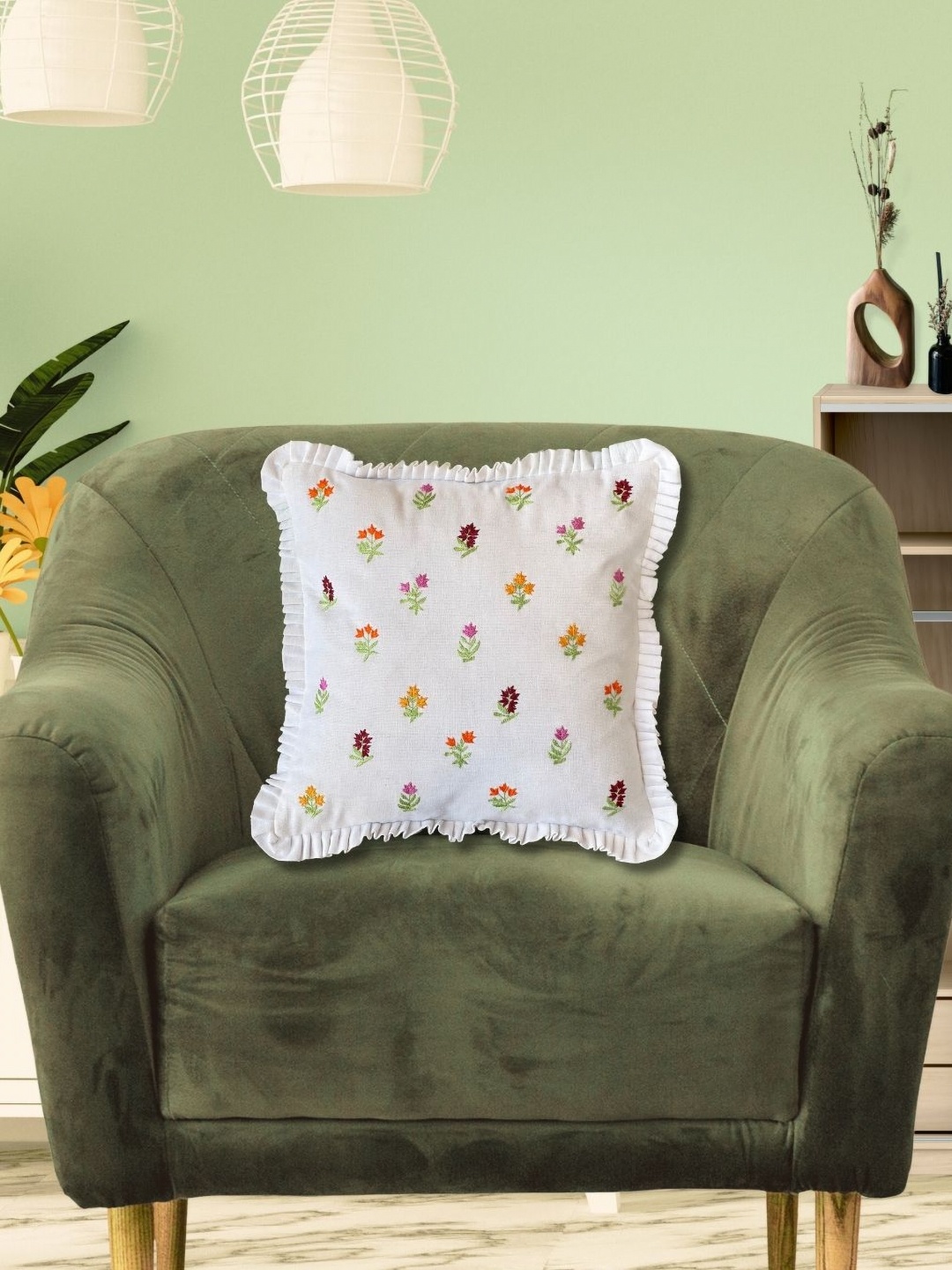 

BandBox White & Green Square Cushion Covers